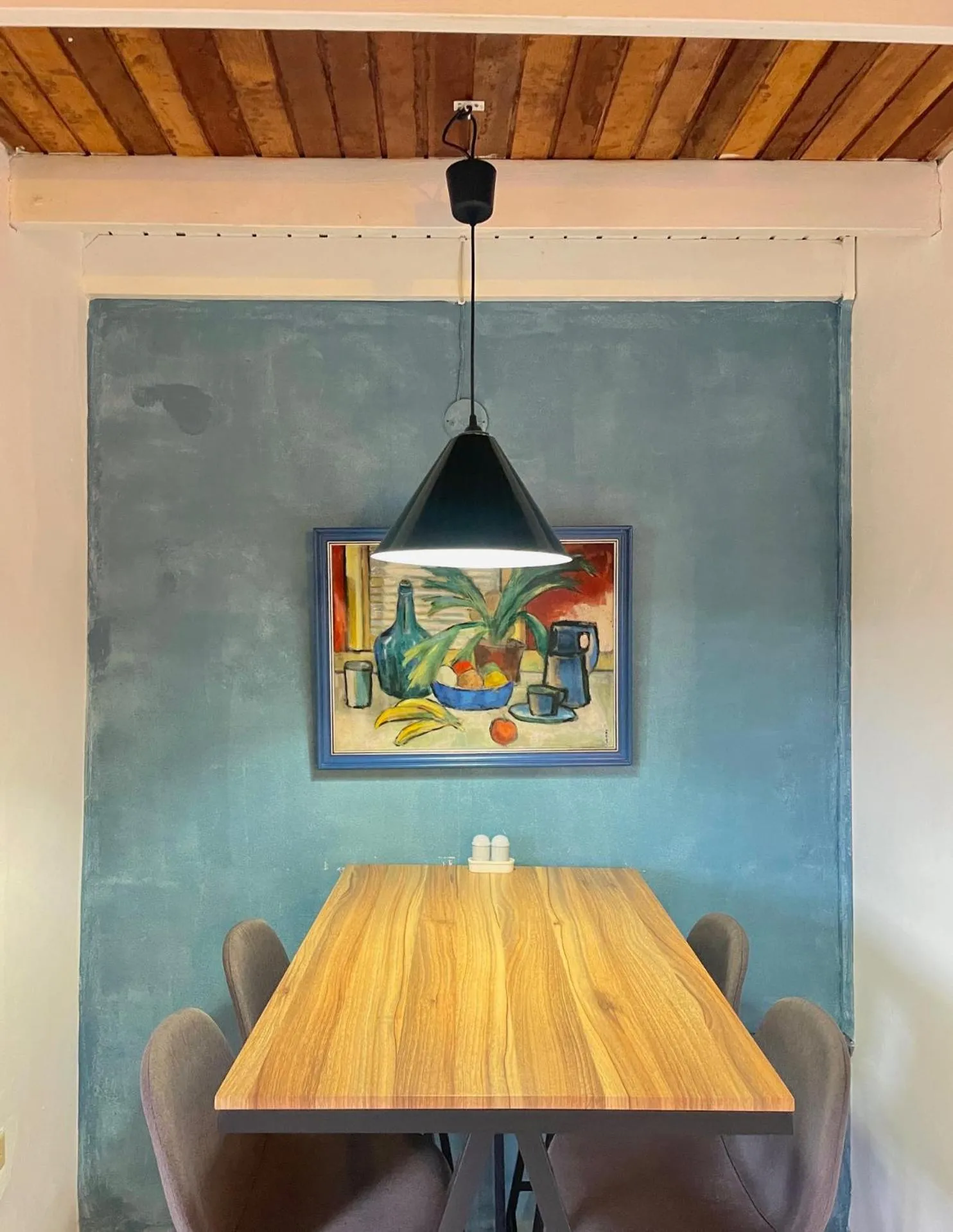 Dining area in Bananaquit Tobago -Stay Near the Beach