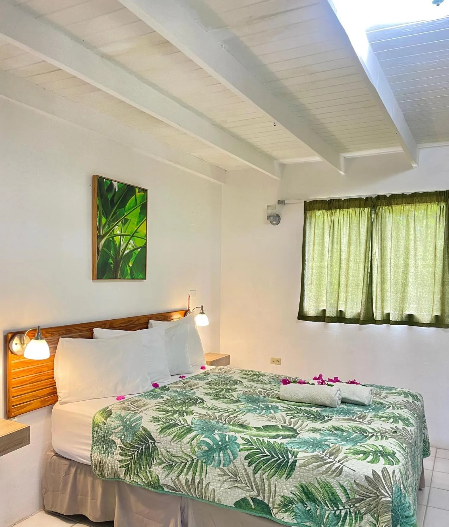 Bed in Bananaquit Tobago -Stay Near the Beach