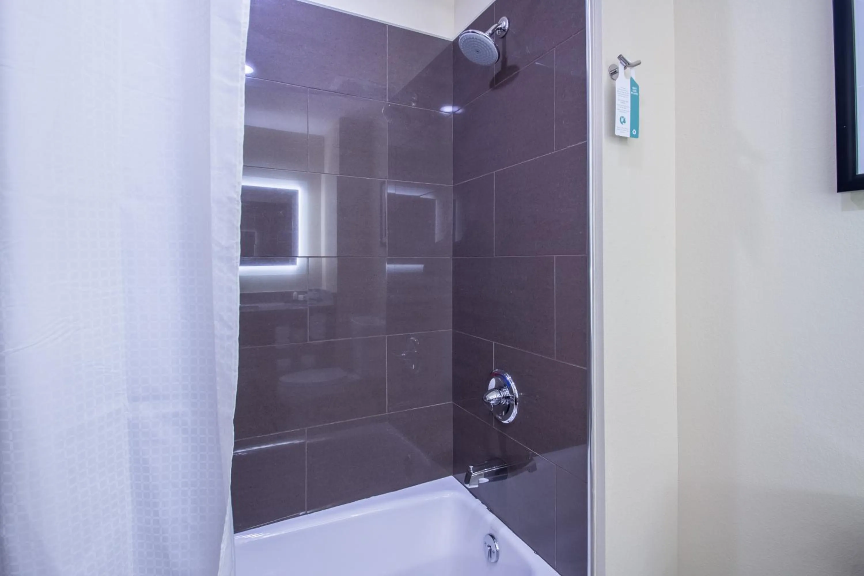 Shower in Cobblestone Inn & Suites - St Marys