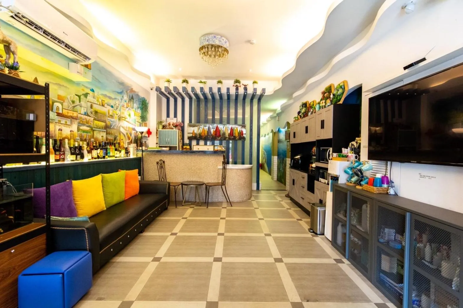 Lobby or reception in Long To Sea Again