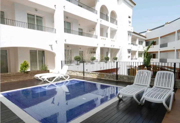 Swimming pool in Aparthotel Puerto Mar