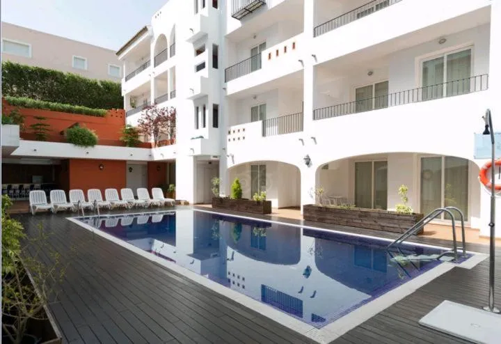 Swimming pool in Aparthotel Puerto Mar