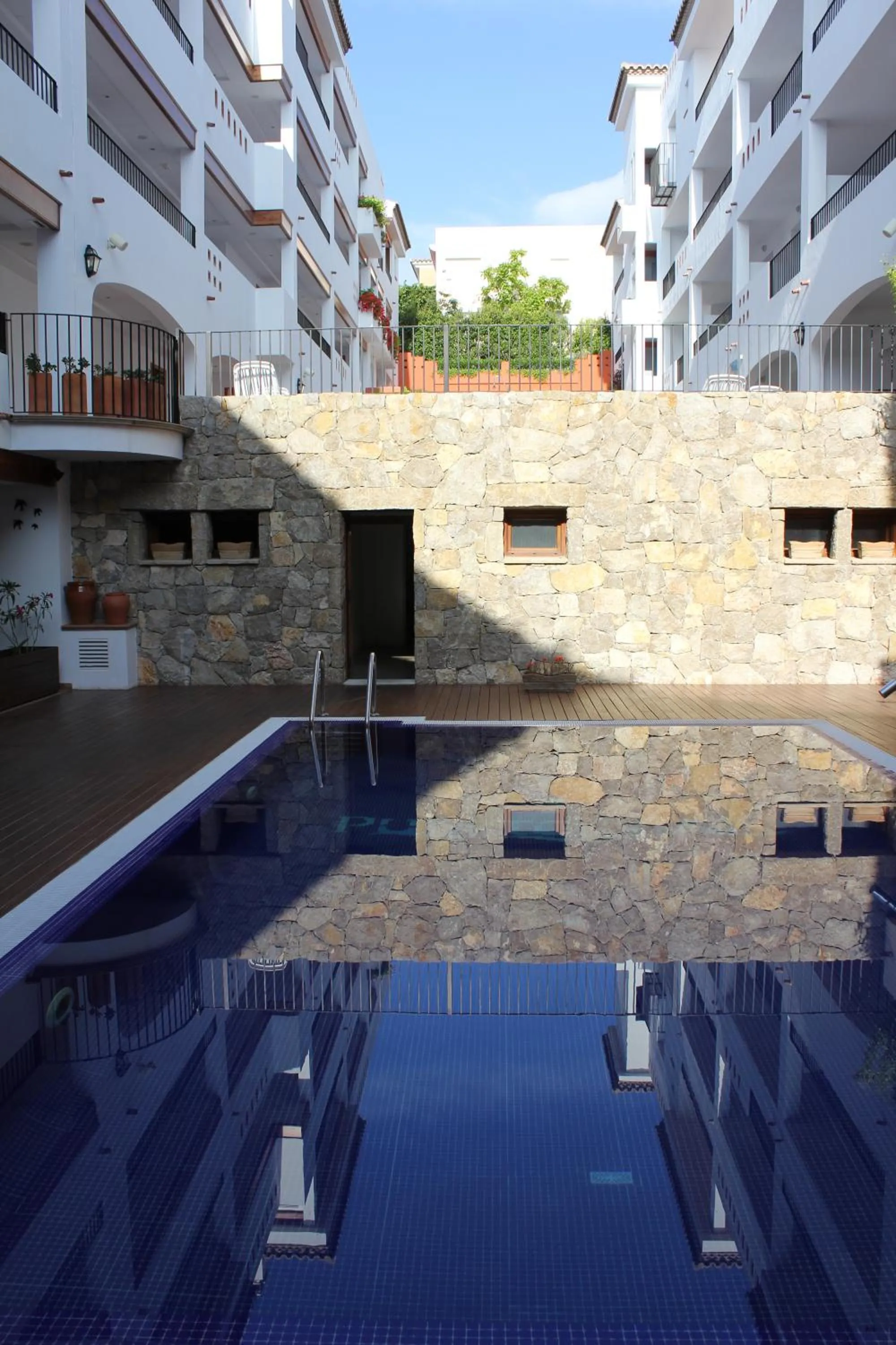 Pool view in Aparthotel Puerto Mar