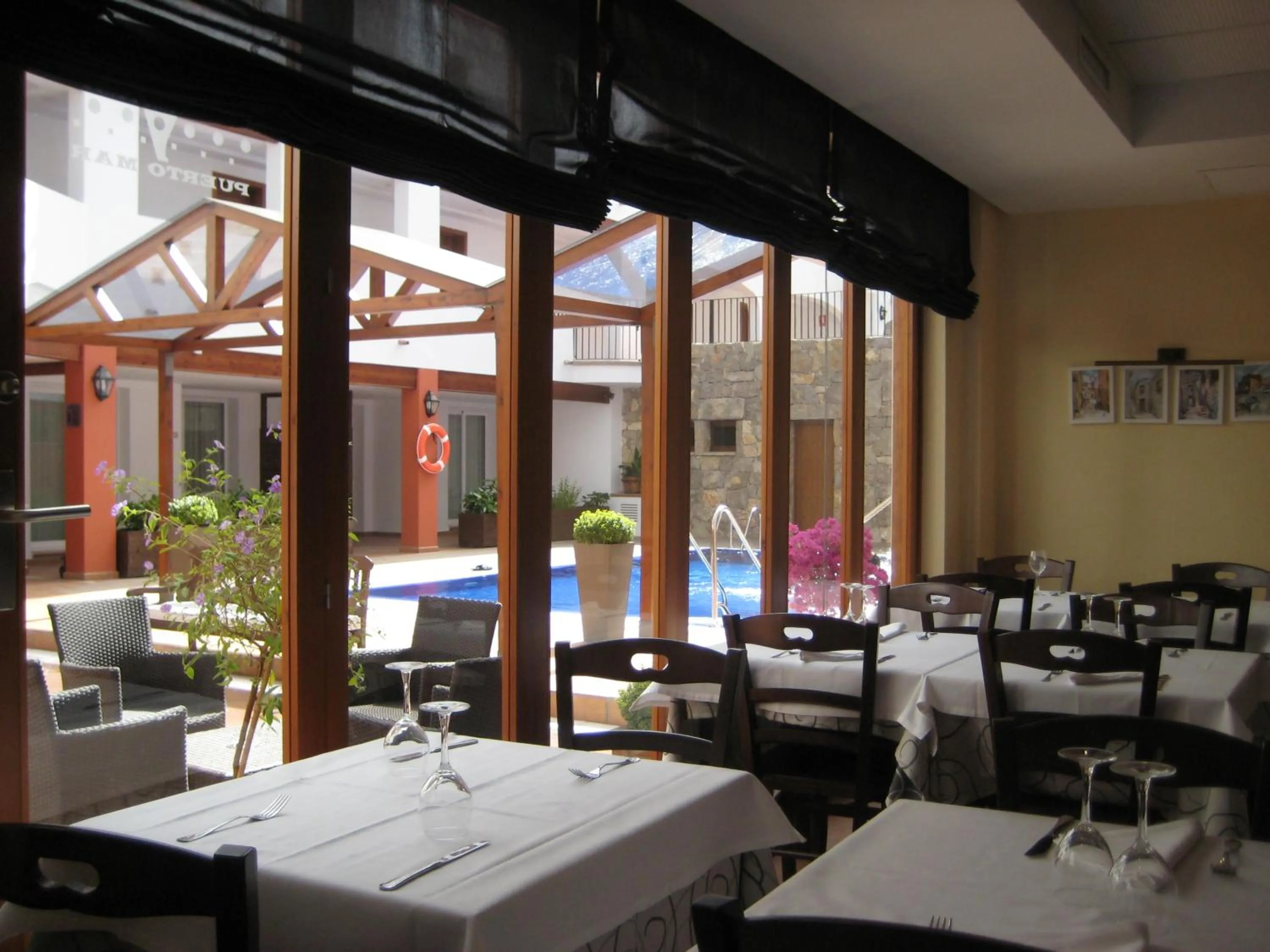 Restaurant/places to eat in Aparthotel Puerto Mar