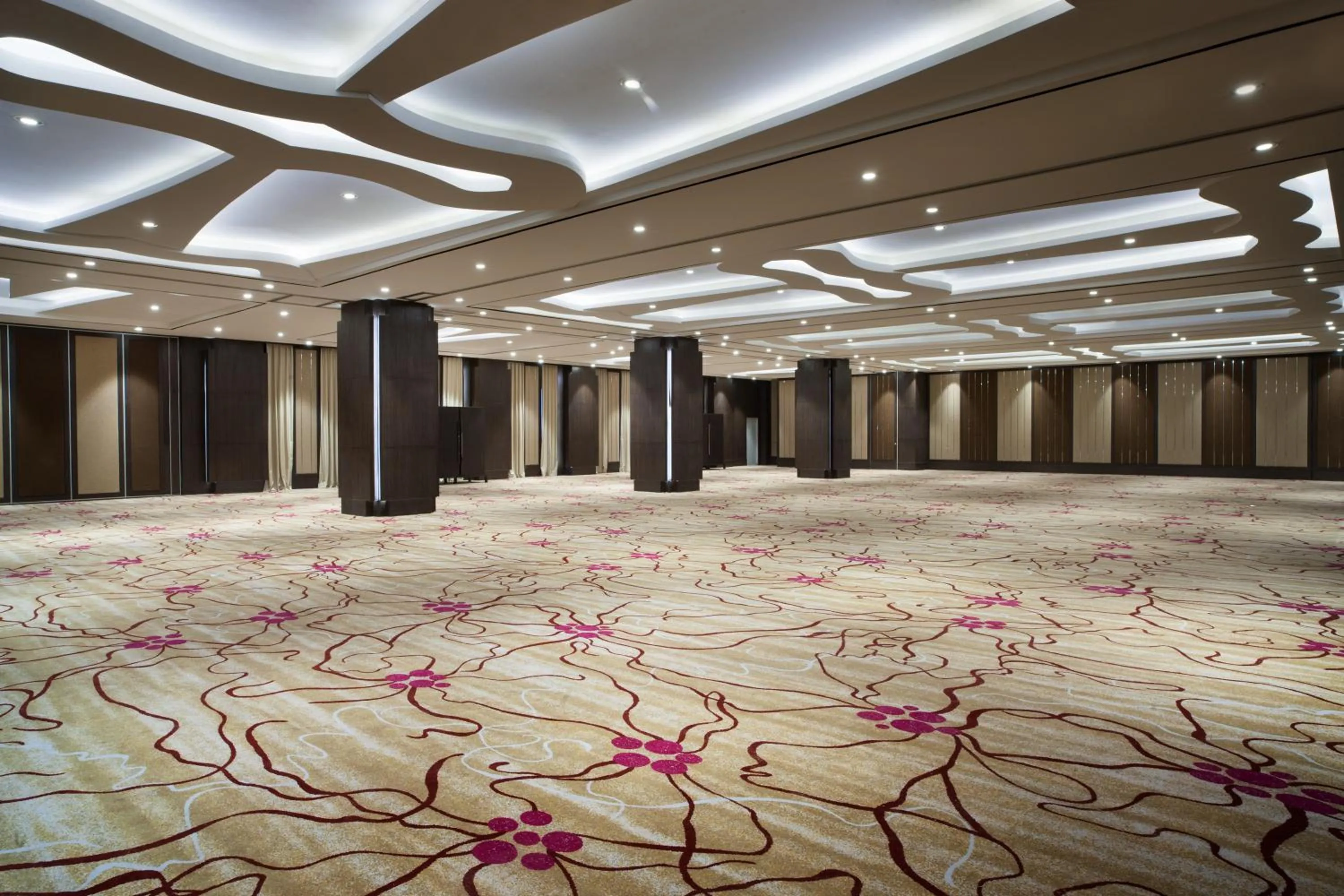 Business facilities in Crowne Plaza Bandung by IHG