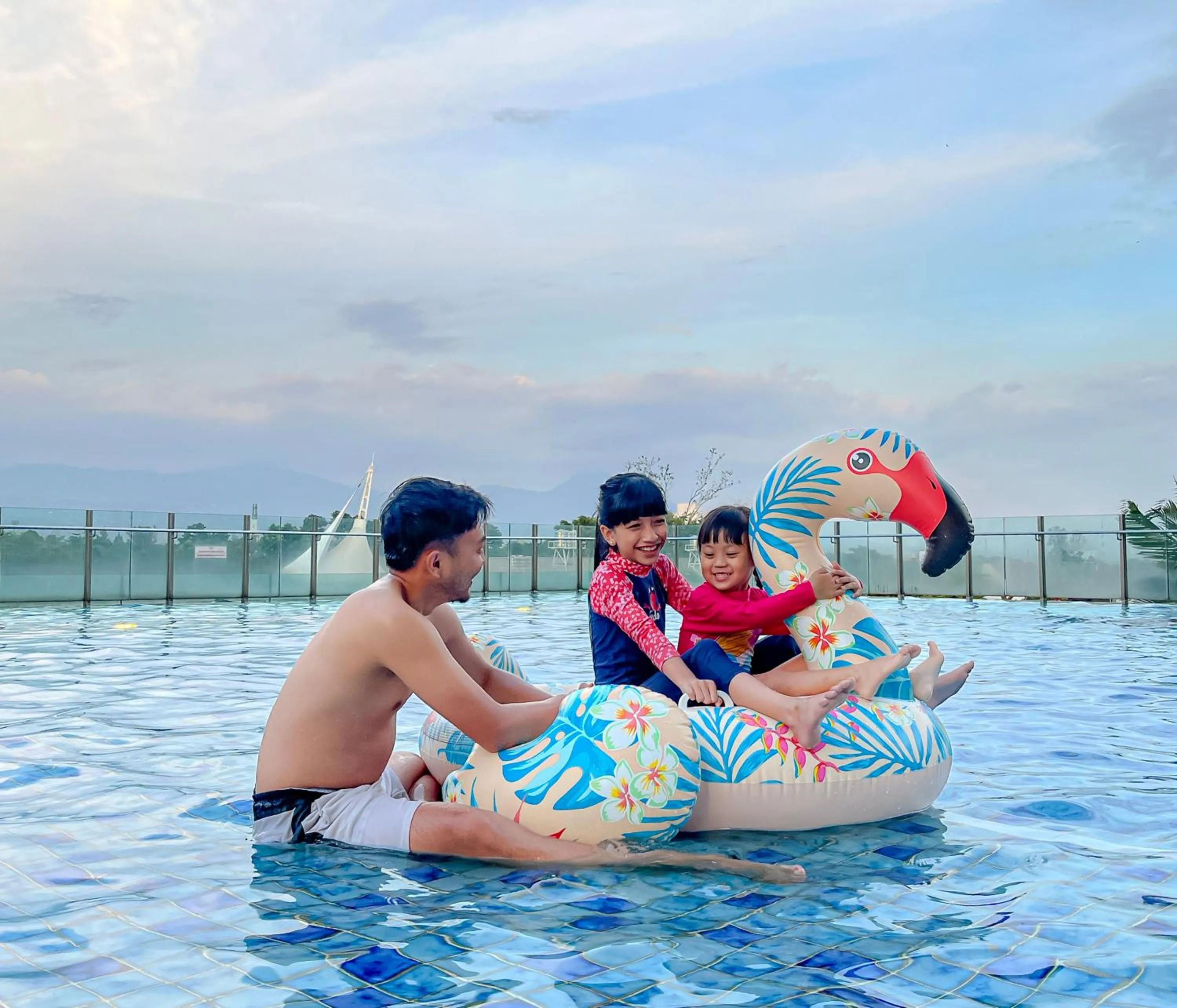 Swimming pool in Crowne Plaza Bandung by IHG