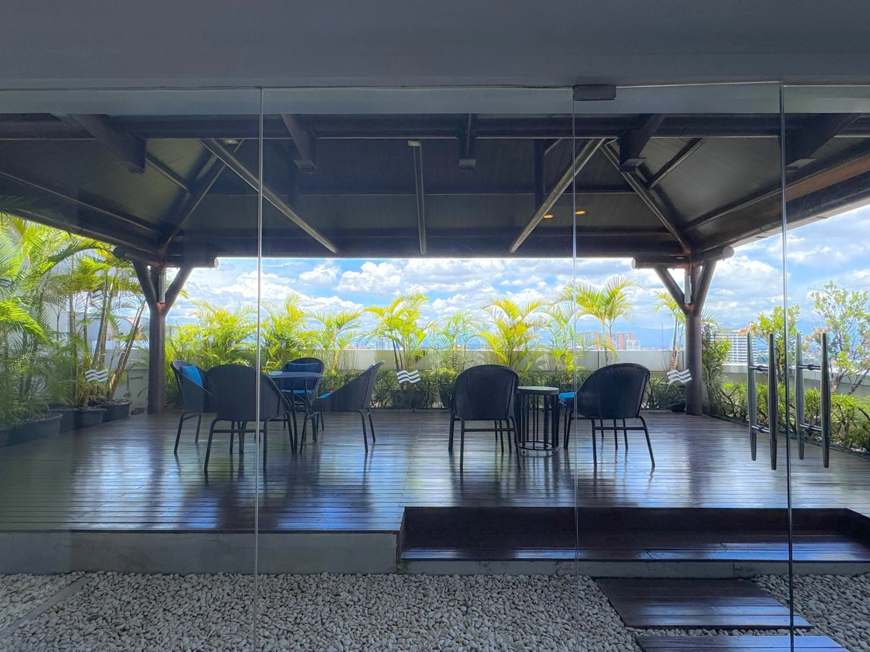 Photo of the whole room in Crowne Plaza Bandung by IHG