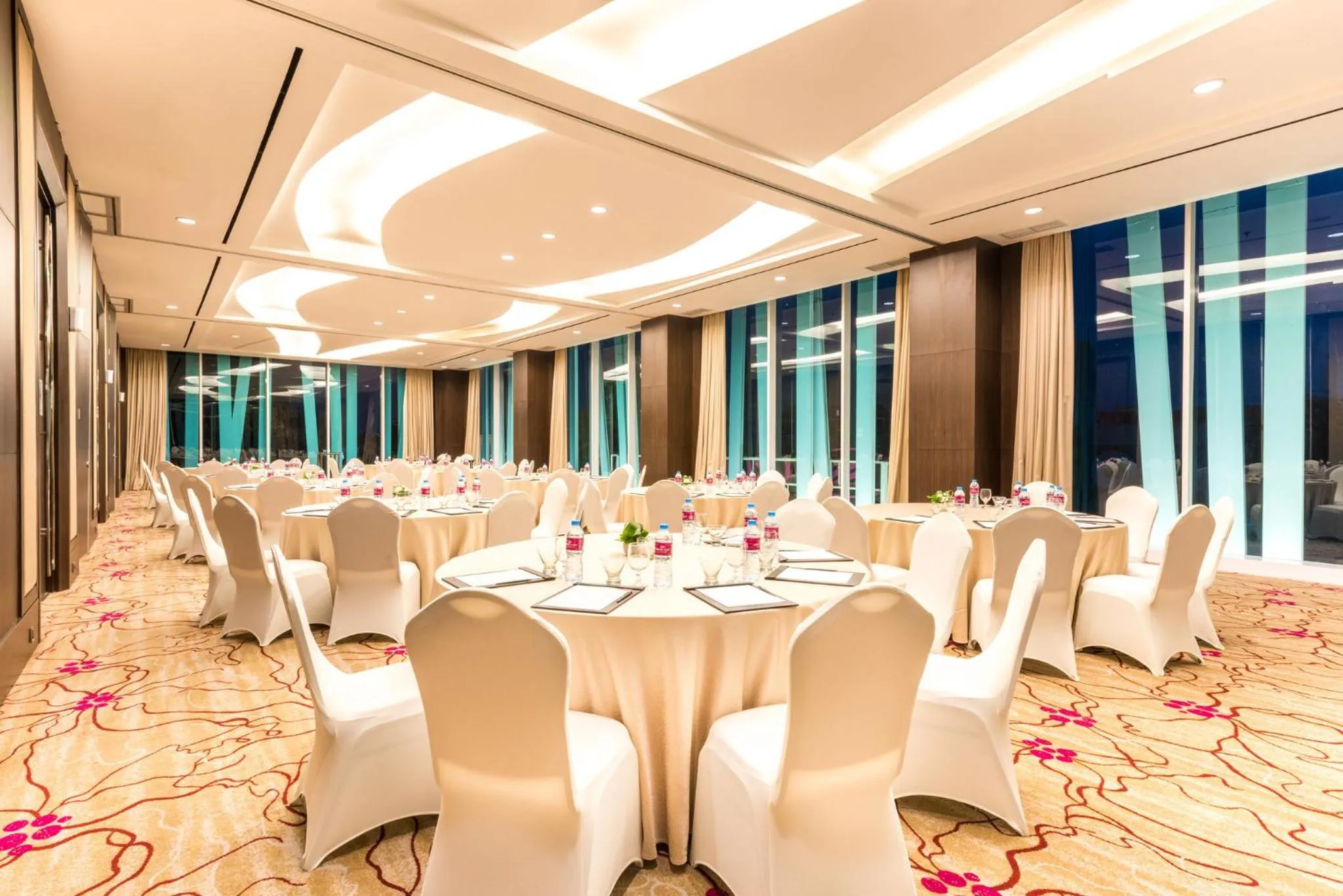 Meeting/conference room in Crowne Plaza Bandung by IHG