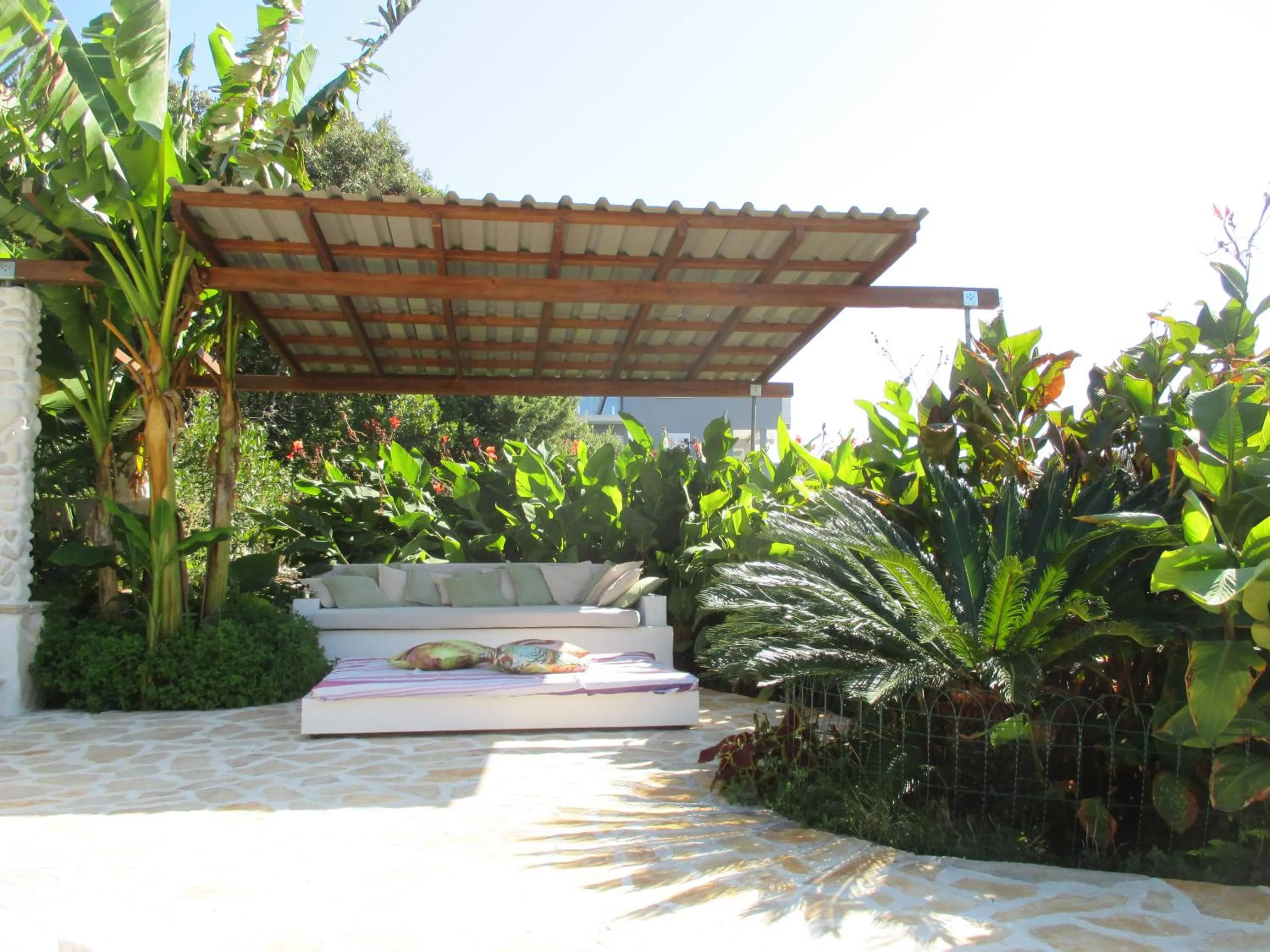 Garden in Relax tiny villas 40 meters of the beach