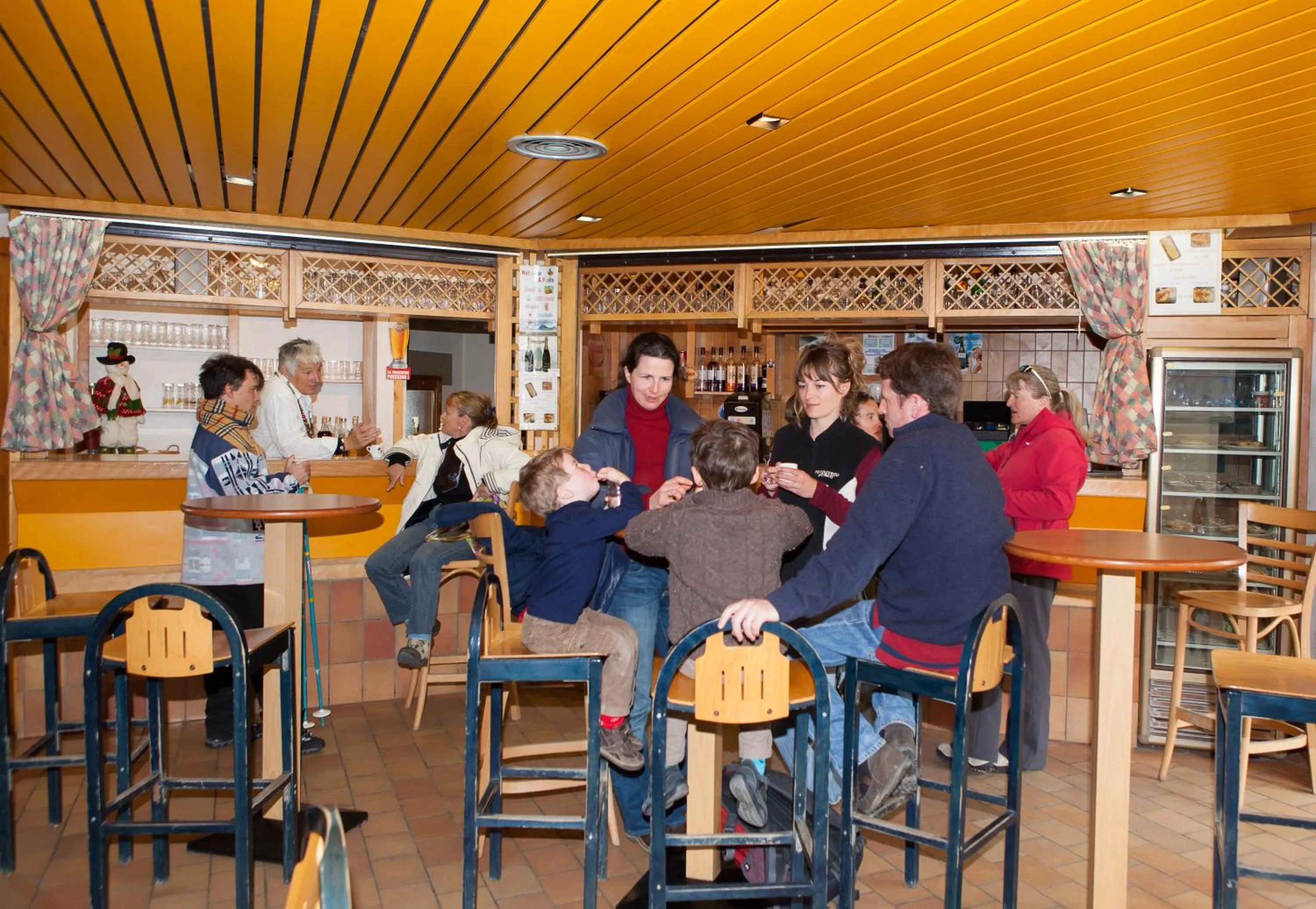 Lounge or bar in Village vacances de Valmeinier "Les Angeliers"