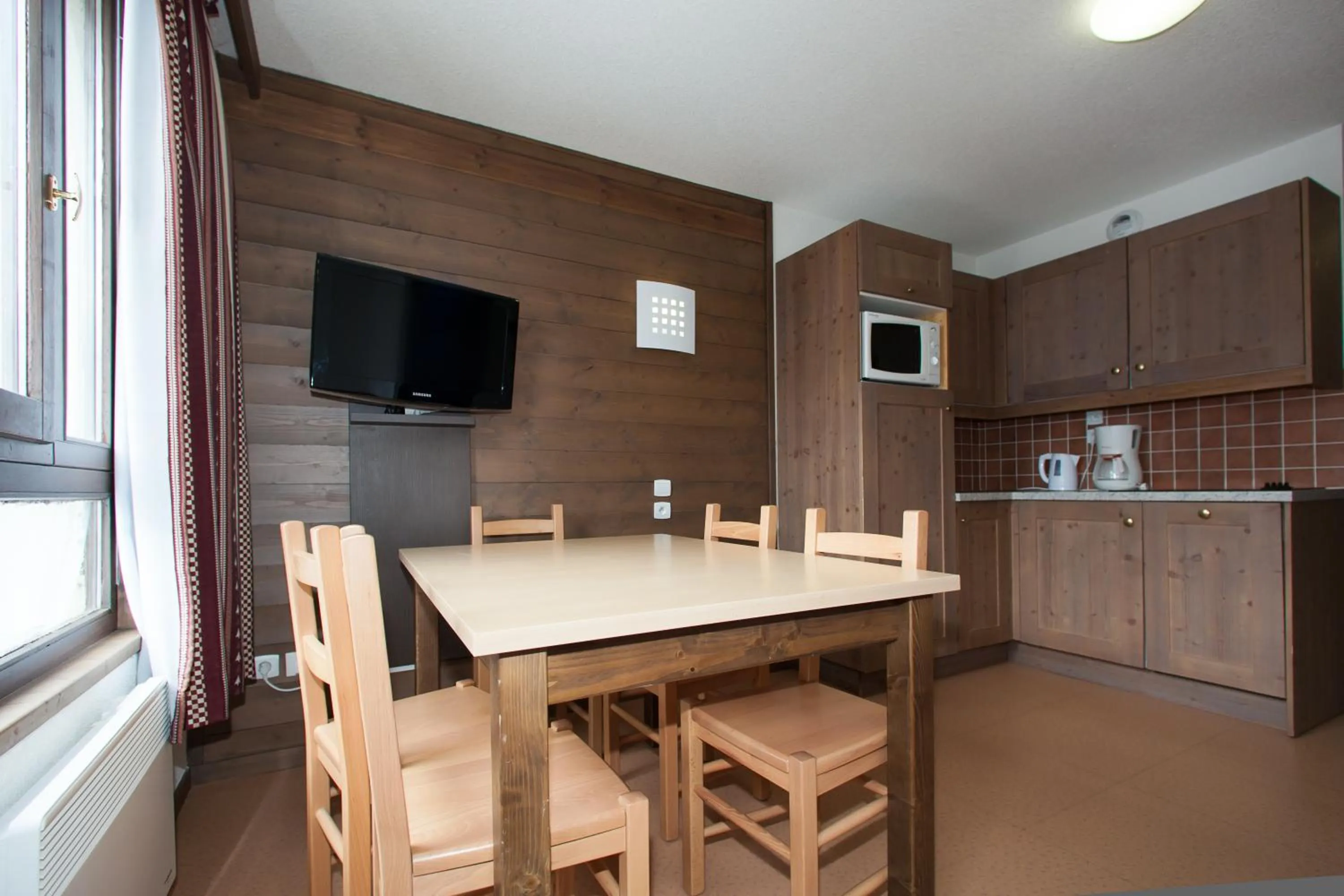 Photo of the whole room in Village vacances de Valmeinier "Les Angeliers"