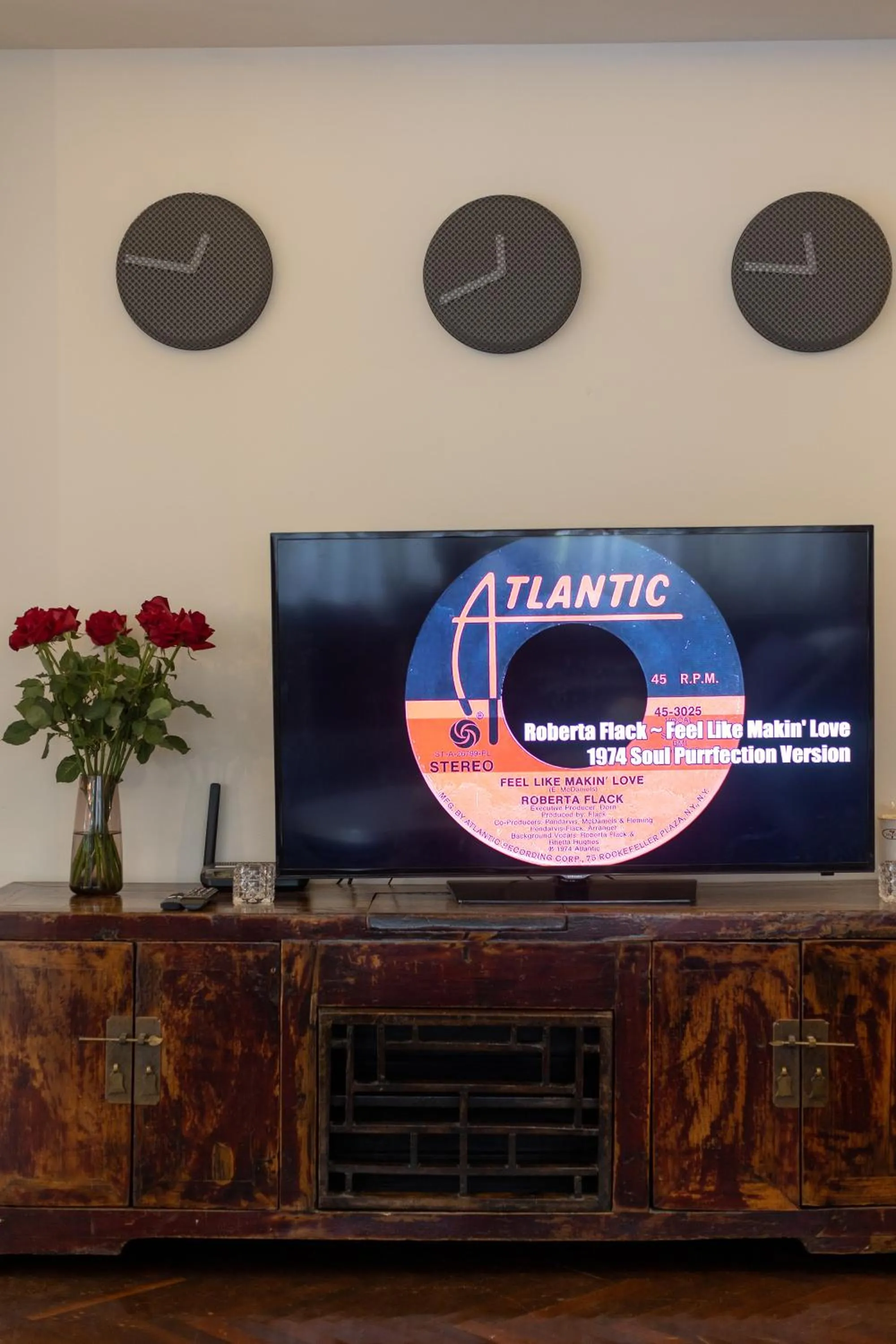 TV and multimedia in Private Pool Villa 88 Nimman Chiangmai