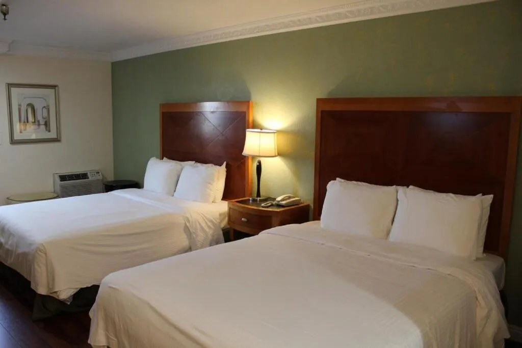 Bed in Garvey Inn Hotel - 小台北酒店, Monterey Park