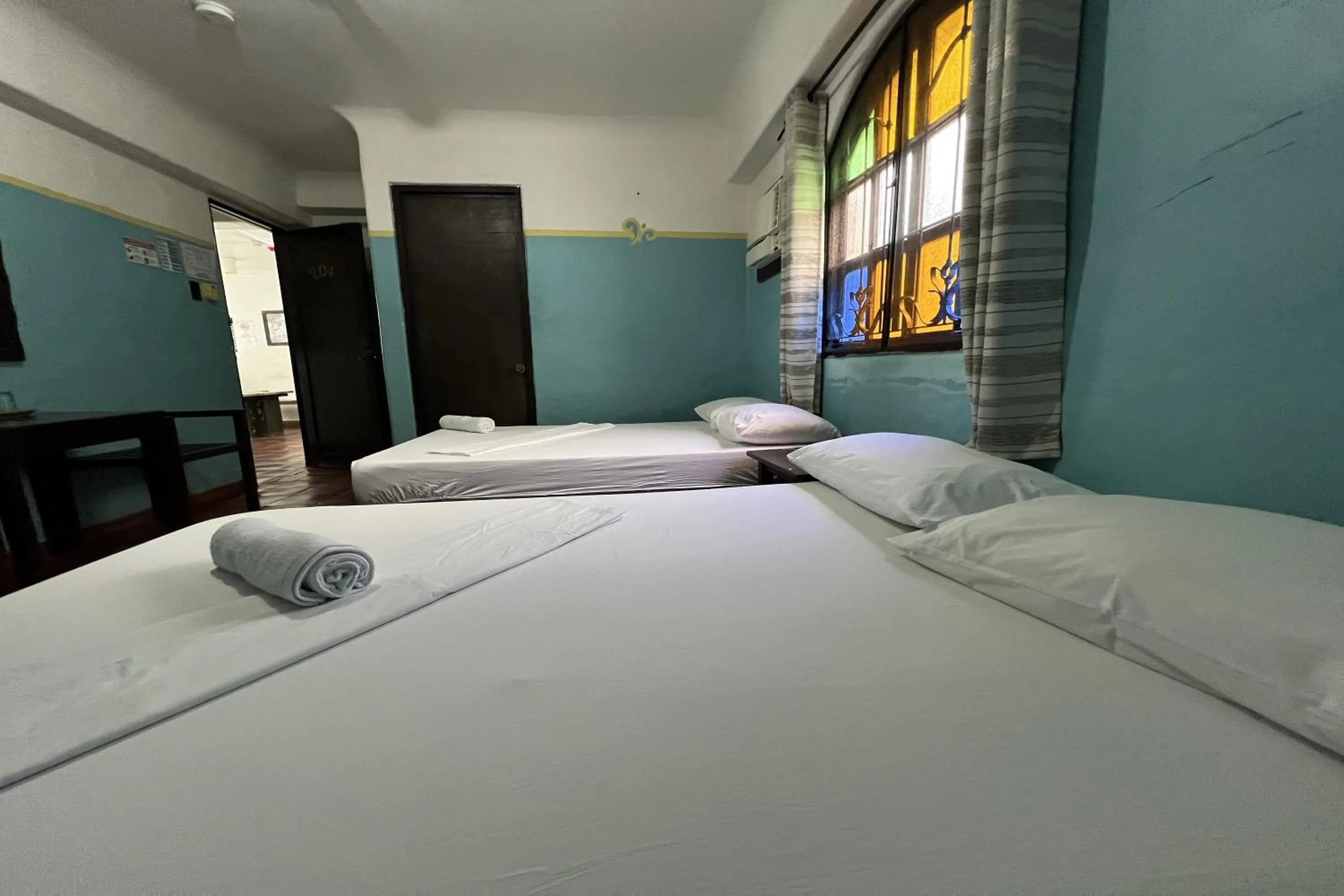 Photo of the whole room, Bed in Bangera Inn