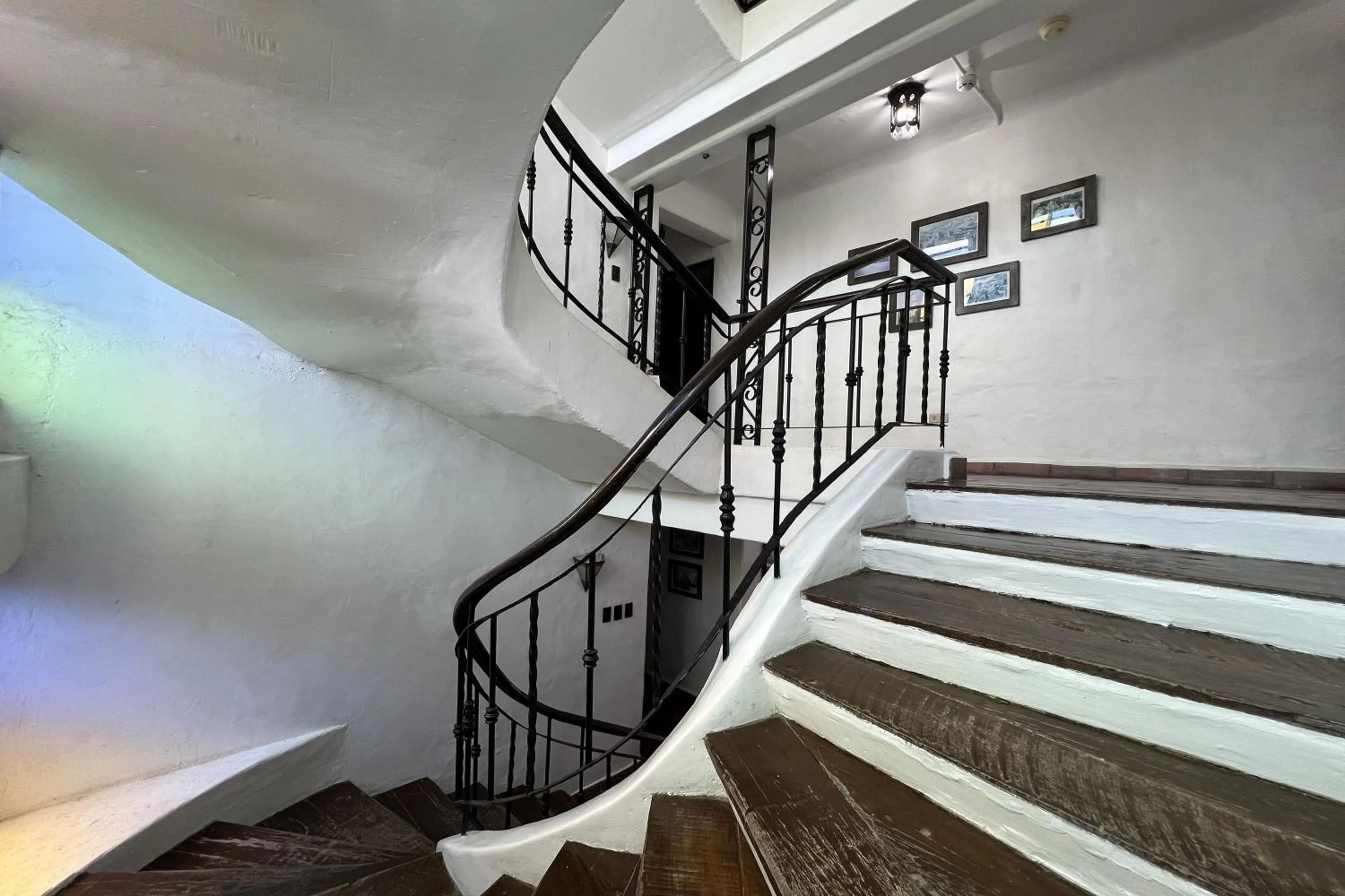 Area and facilities in Bangera Inn