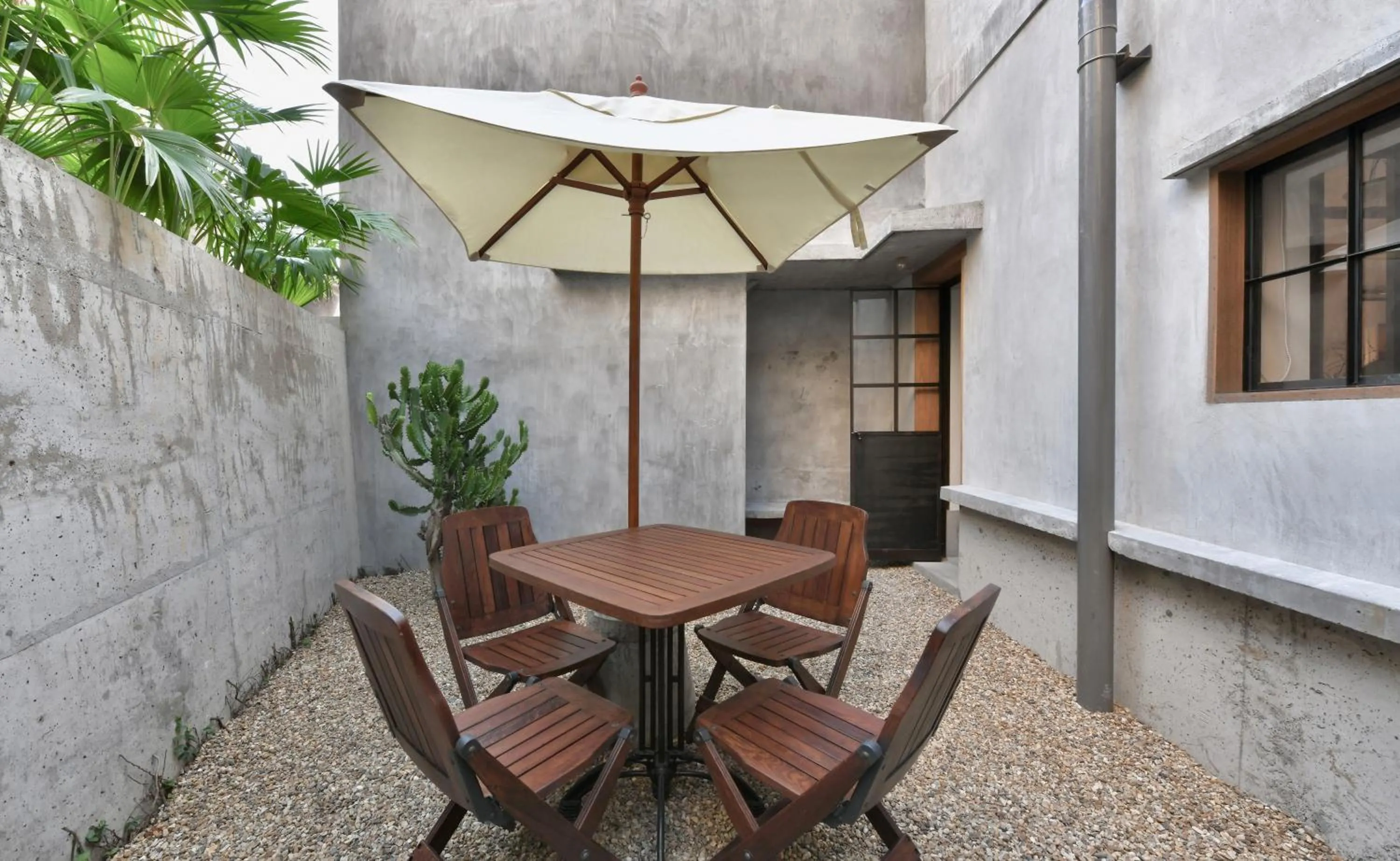 Balcony/Terrace in LeeManorHotle