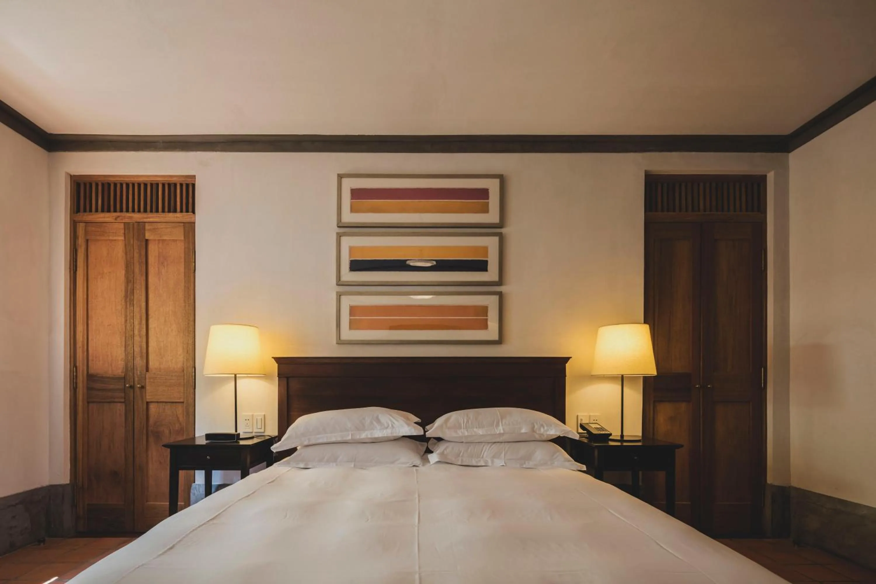 Bed in LeeManorHotle