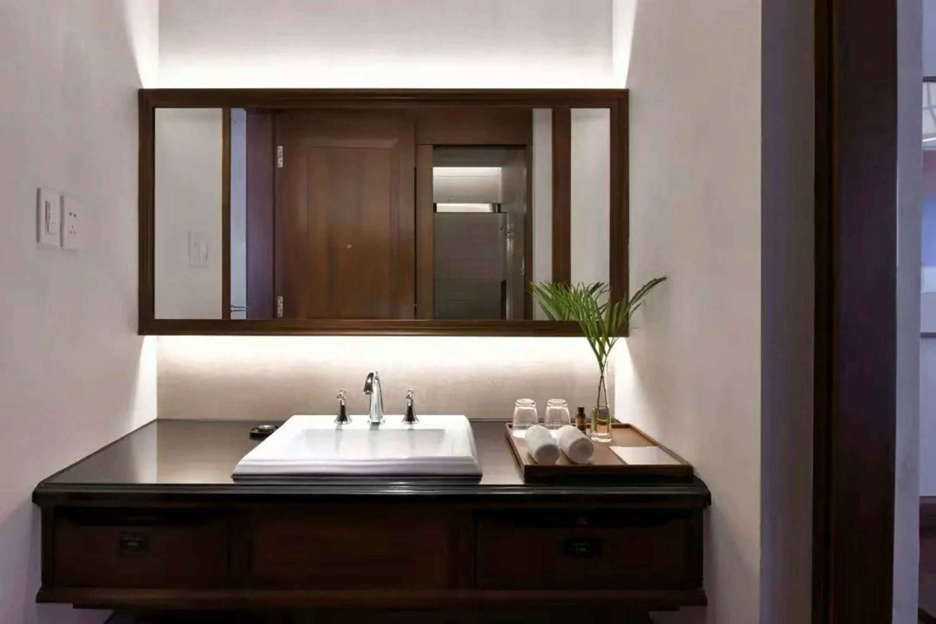 Bathroom in LeeManorHotle