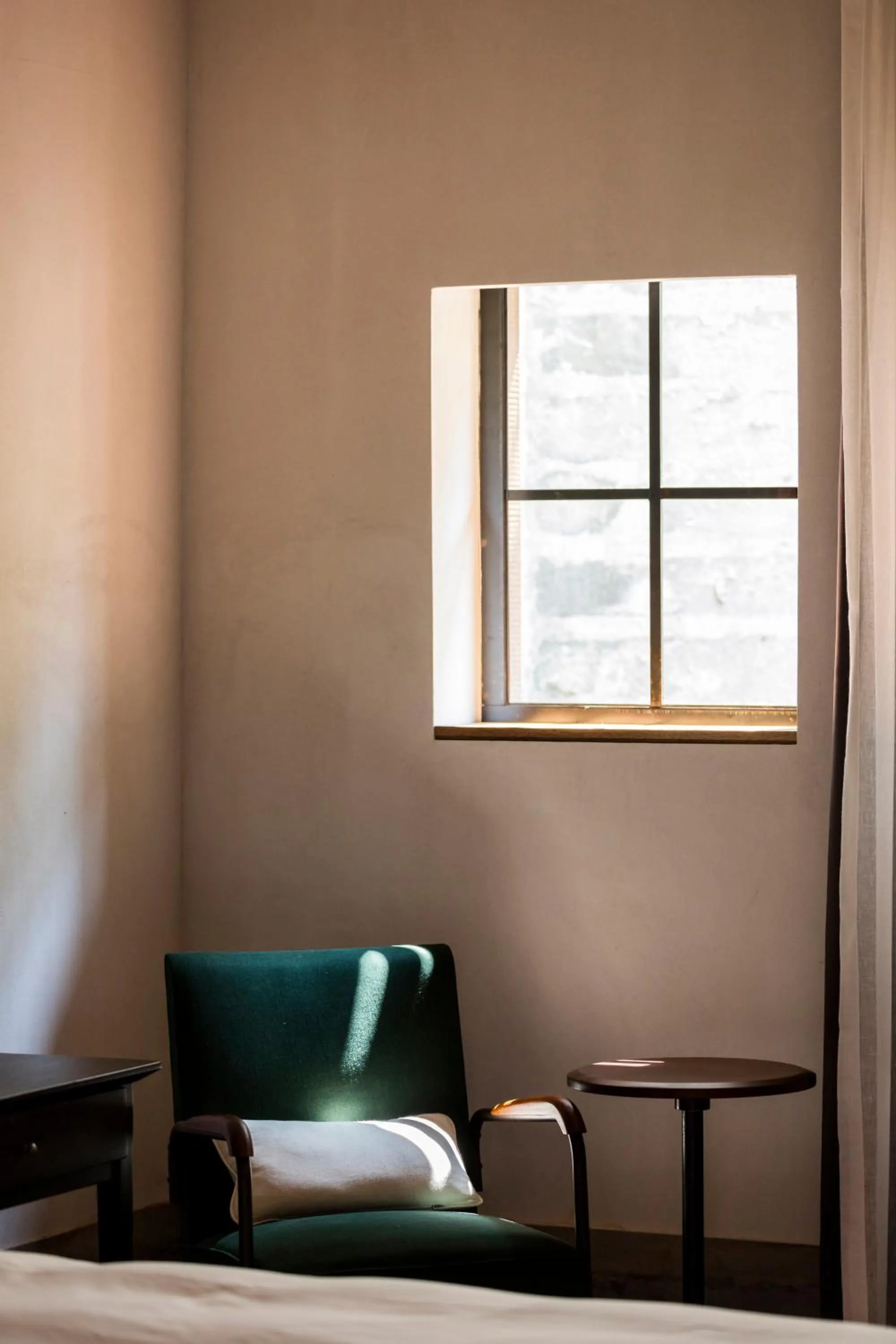 Bed in LeeManorHotle