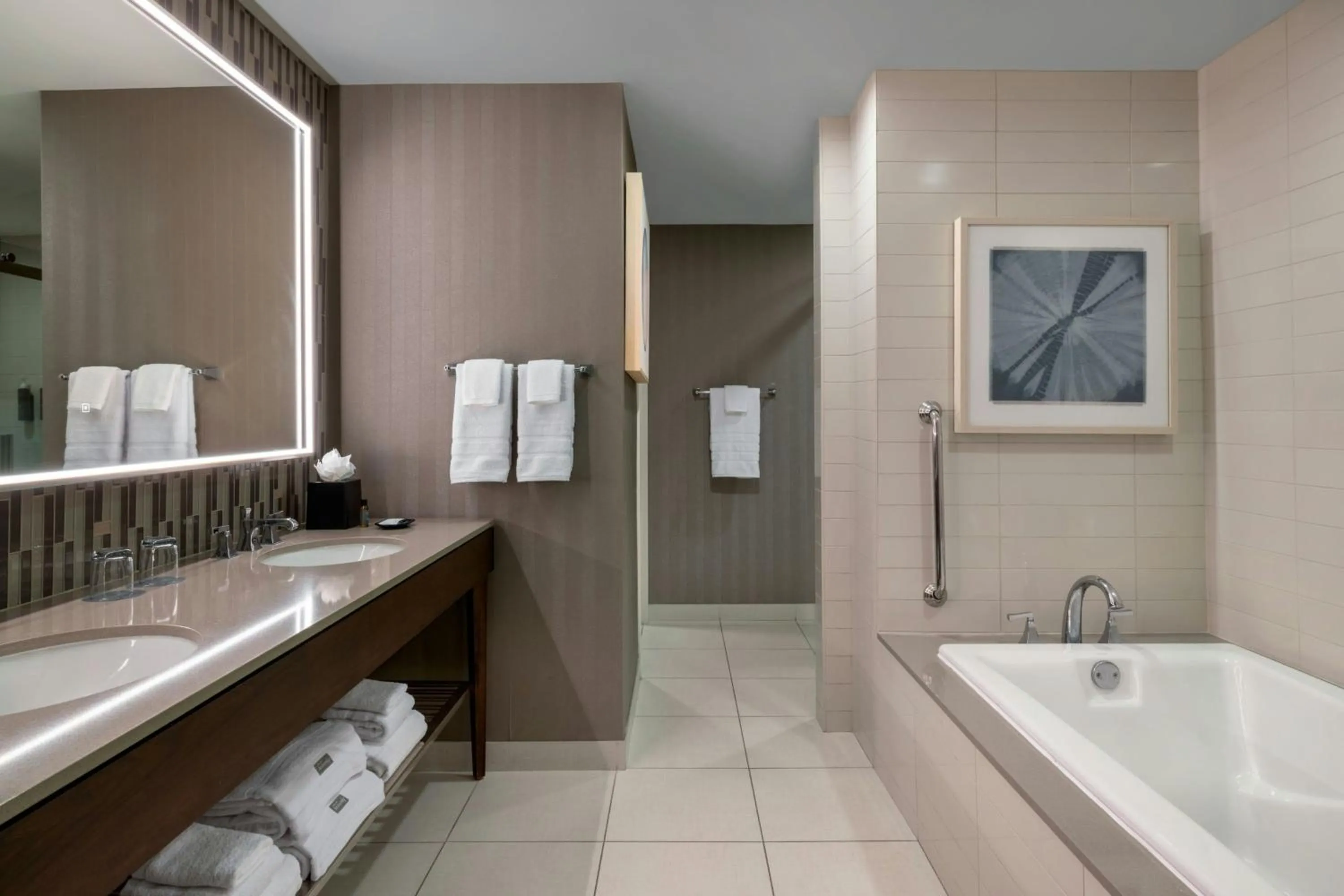 Photo of the whole room in The Westin Jekyll Island Beach Resort