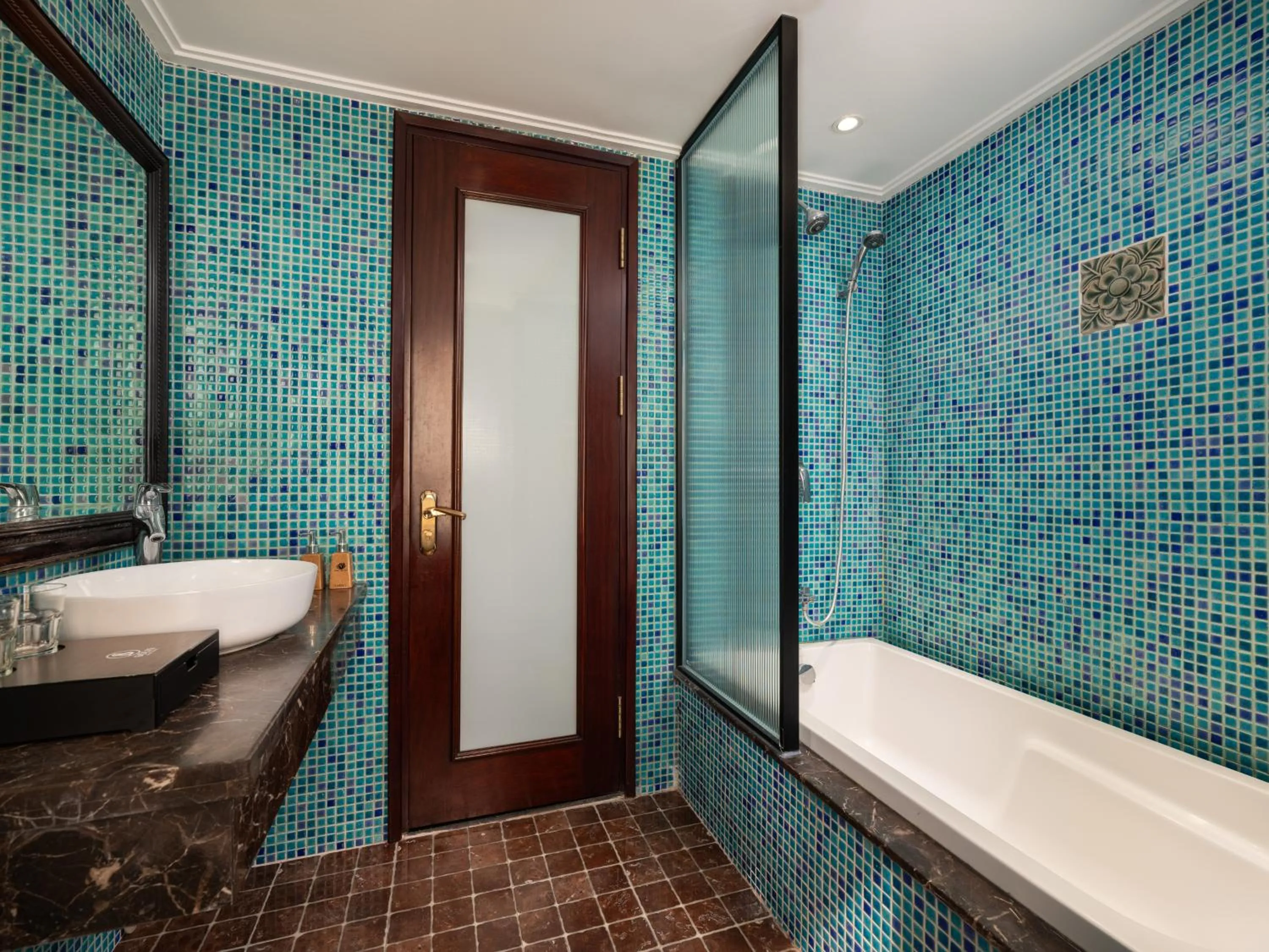 Toilet in Hanoi Solis Hotel