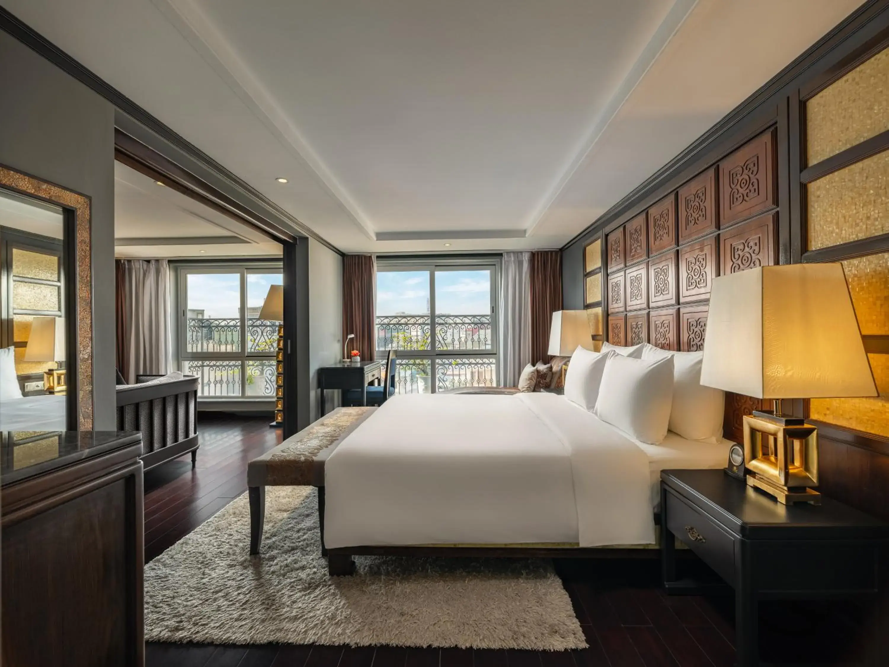 Suite with Balcony in Hanoi Solis Hotel Suite with Balcony in Hanoi Solis Hotel