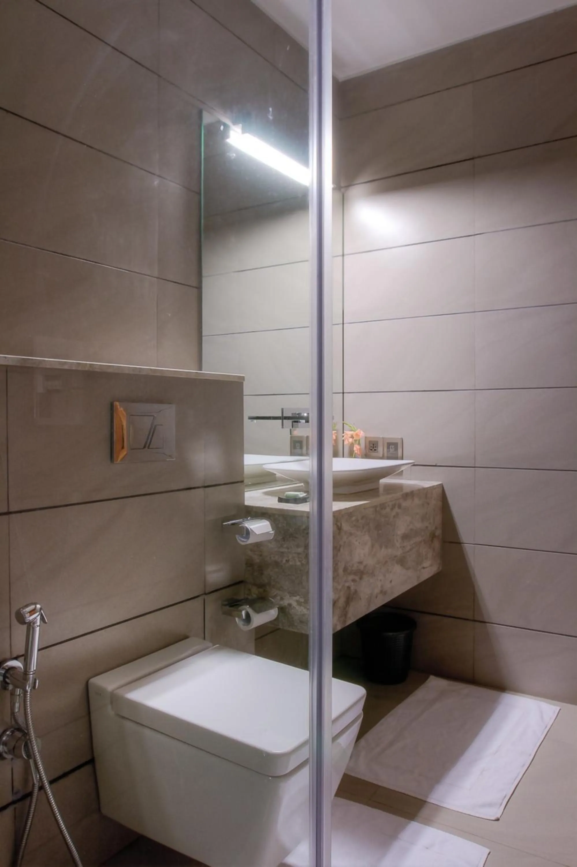 Toilet in Tea Plant Nuwara Eliya