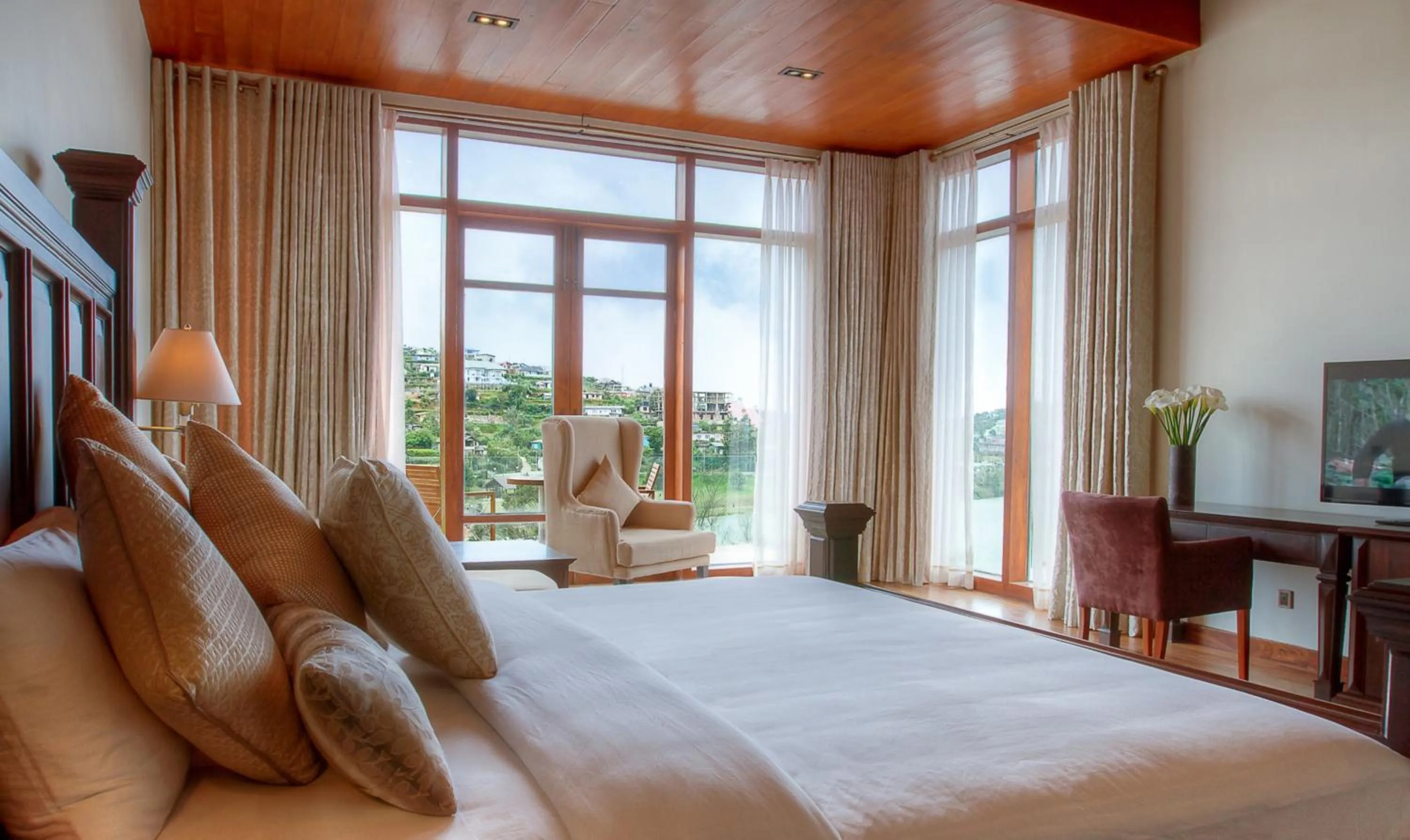 Bed in Tea Plant Nuwara Eliya