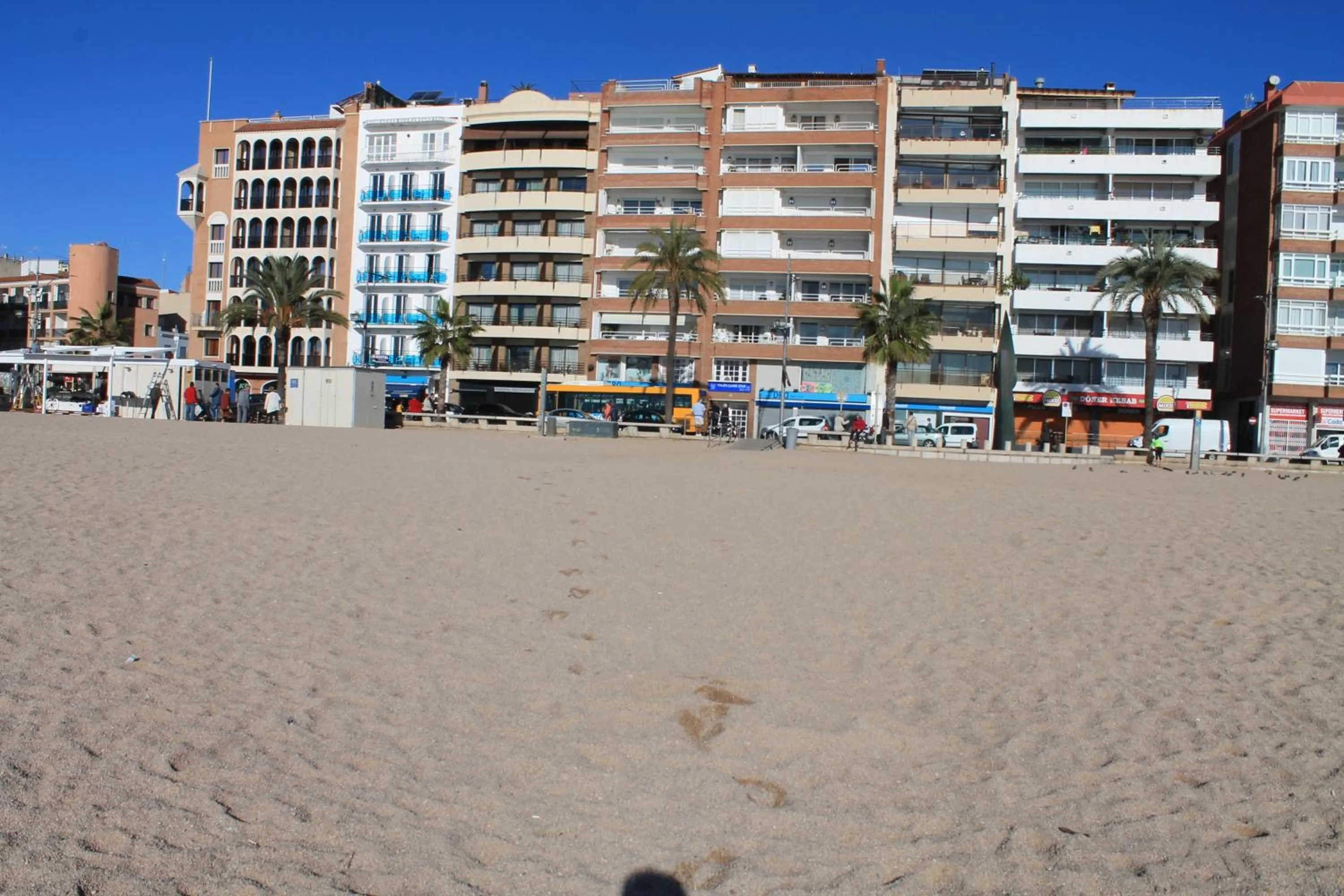 Property building in Piso Jover alojamiento en primera línea del Mar !!