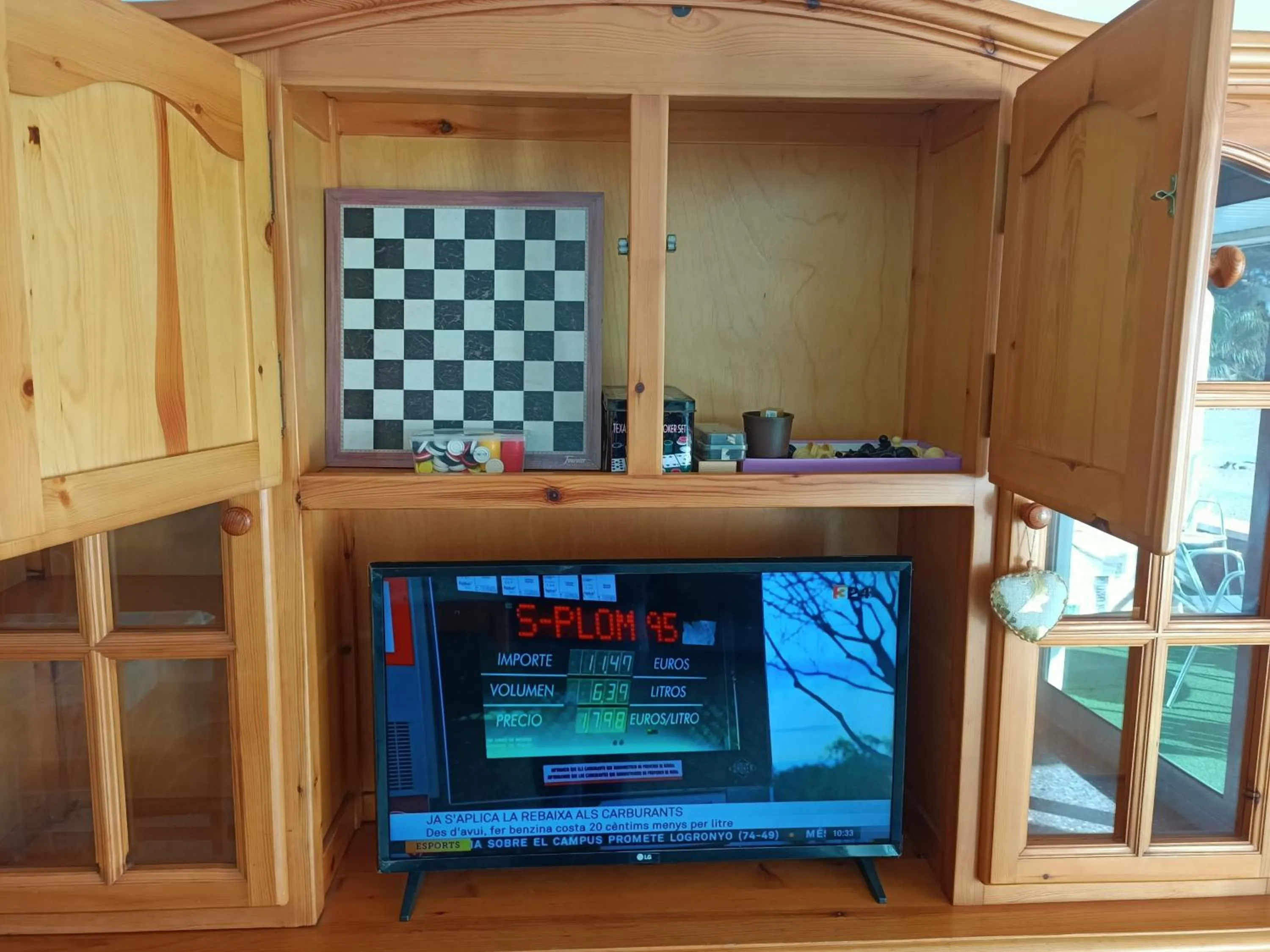 Property building in Piso Jover alojamiento en primera línea del Mar !!