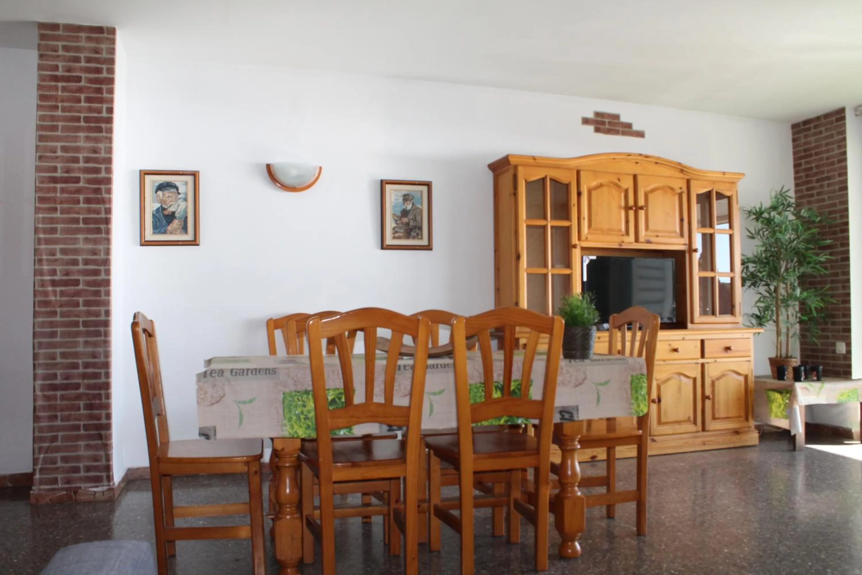 Communal lounge/ TV room in Piso Jover alojamiento en primera línea del Mar !!