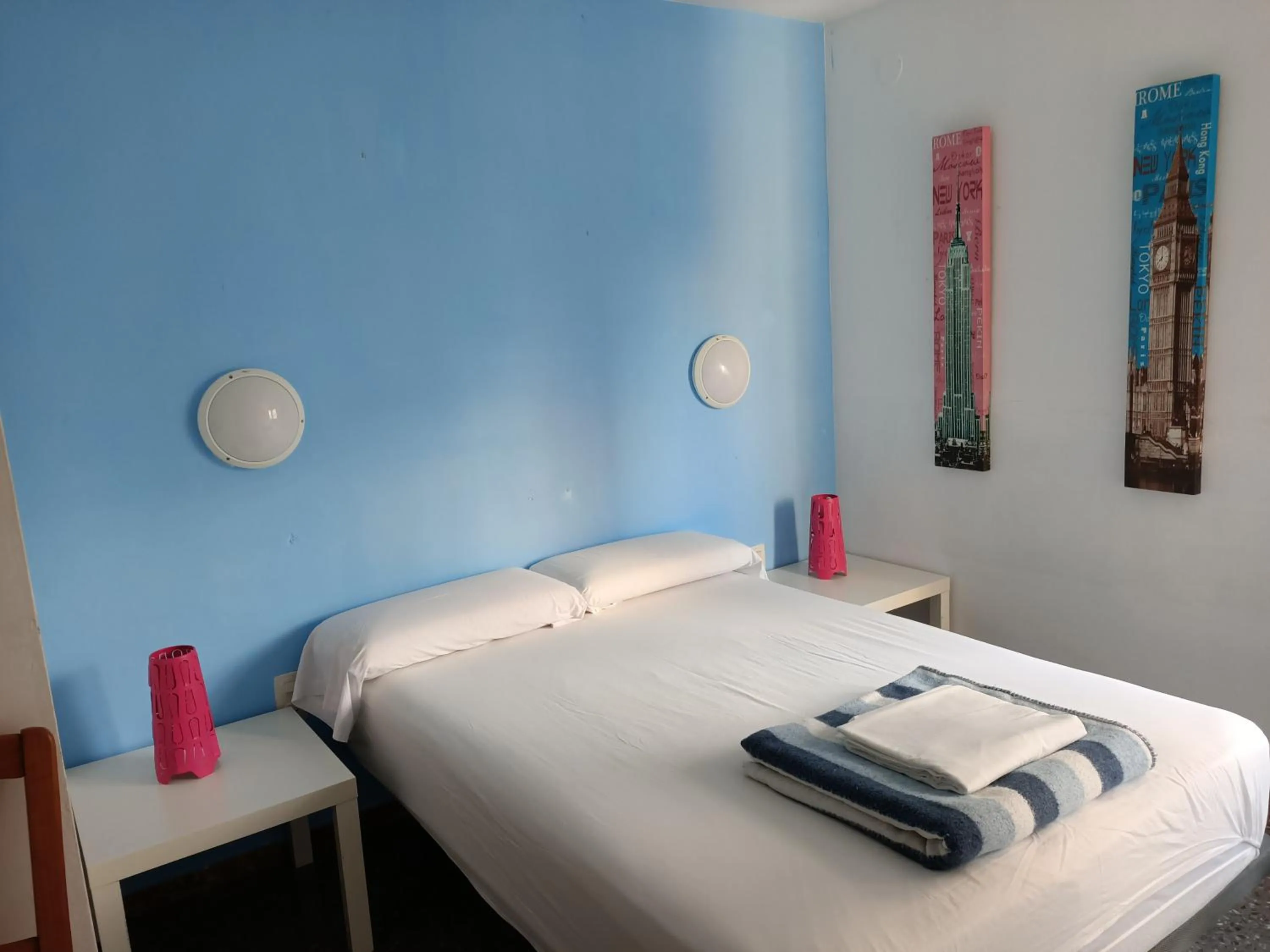 Property building, Bed in Piso Jover alojamiento en primera línea del Mar !!