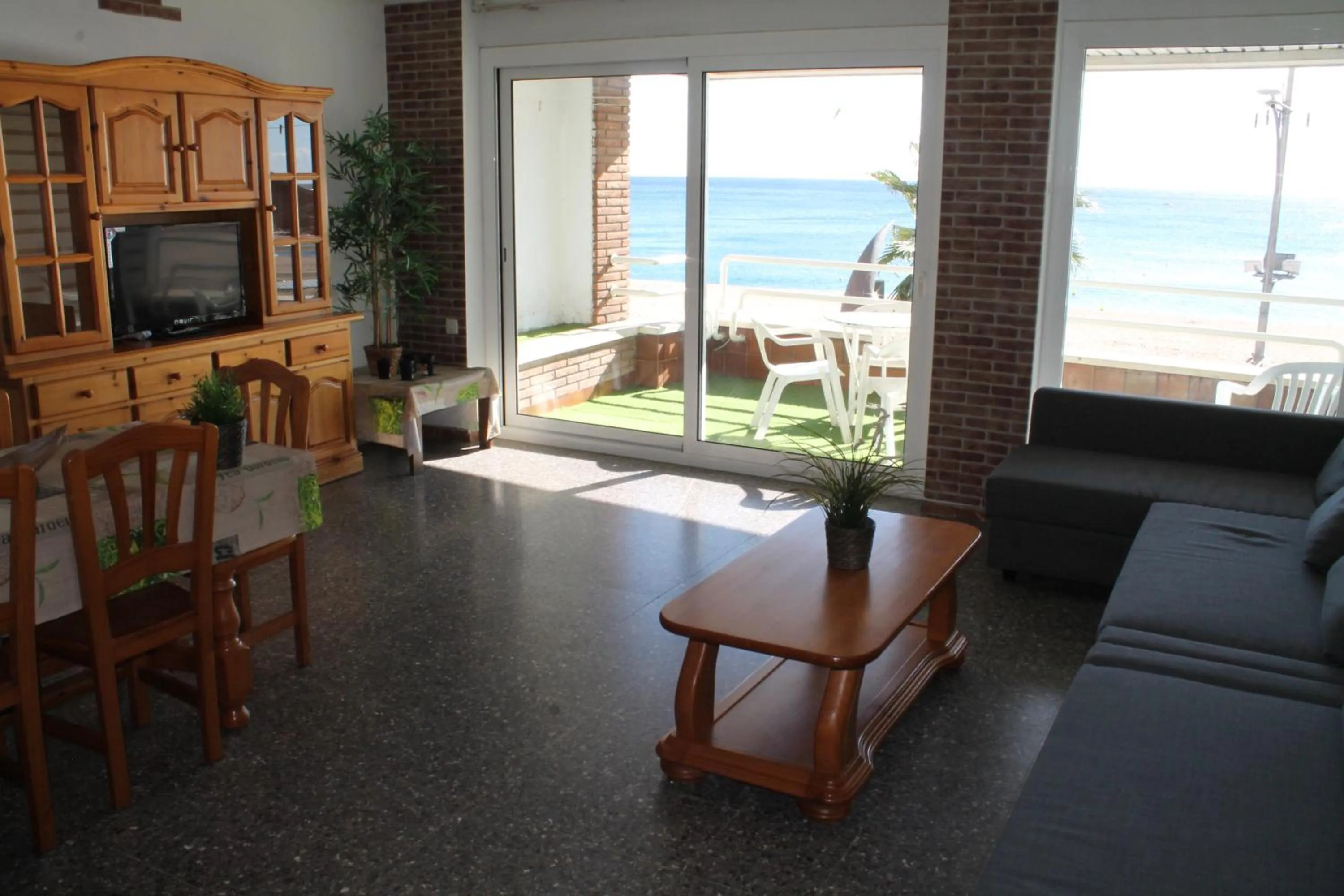 Patio in Piso Jover alojamiento en primera línea del Mar !!