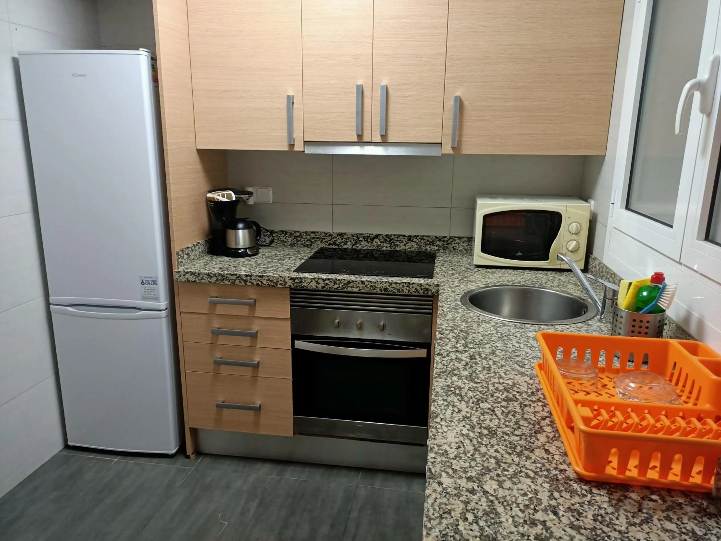 Kitchen or kitchenette in Piso Jover alojamiento en primera línea del Mar !!