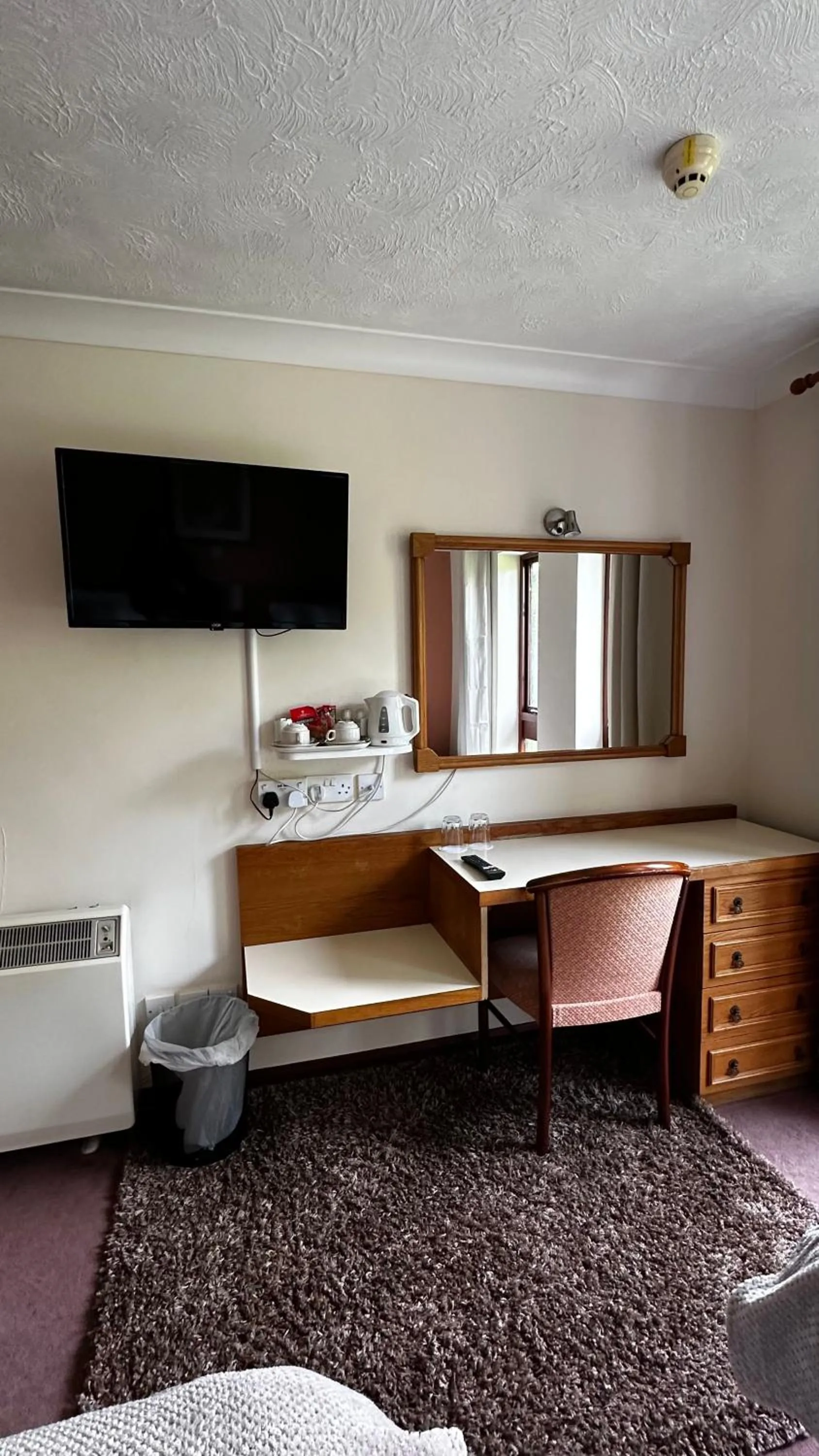 TV and multimedia, Bed in Farmhouse Inn