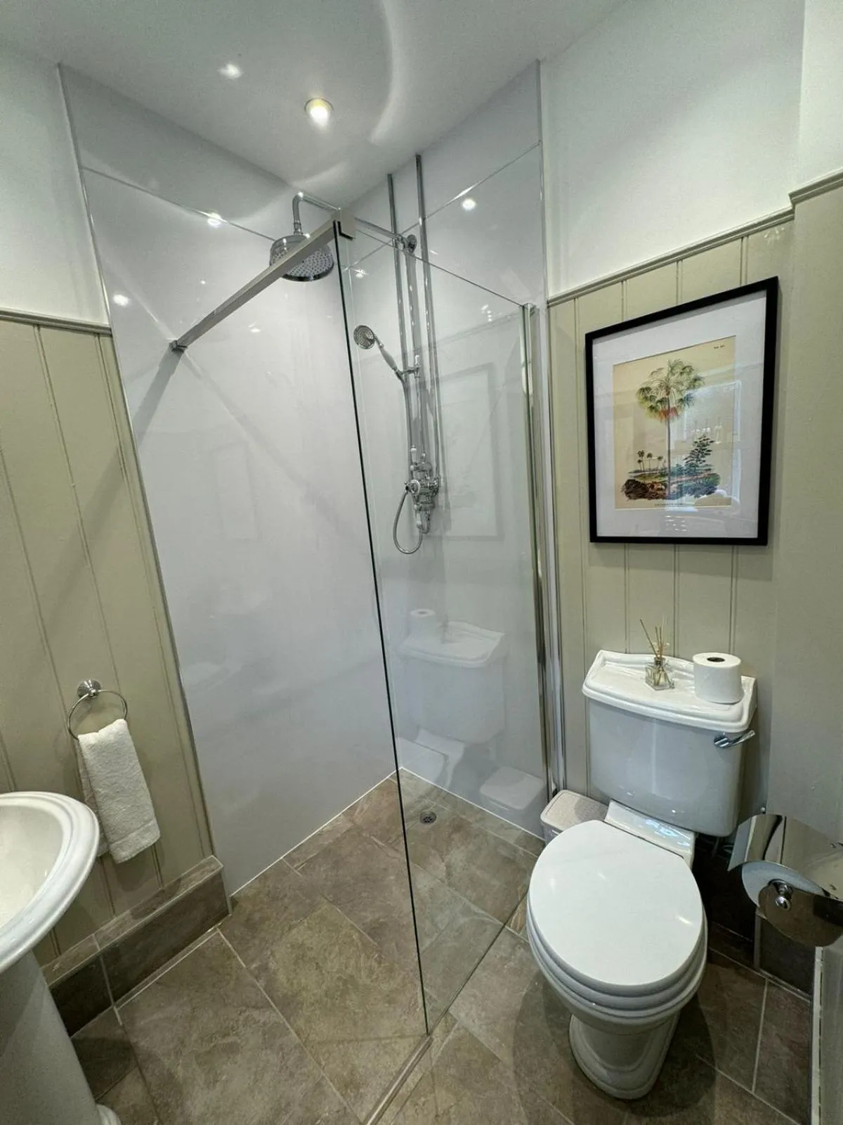 Bathroom in Woolpack Inn