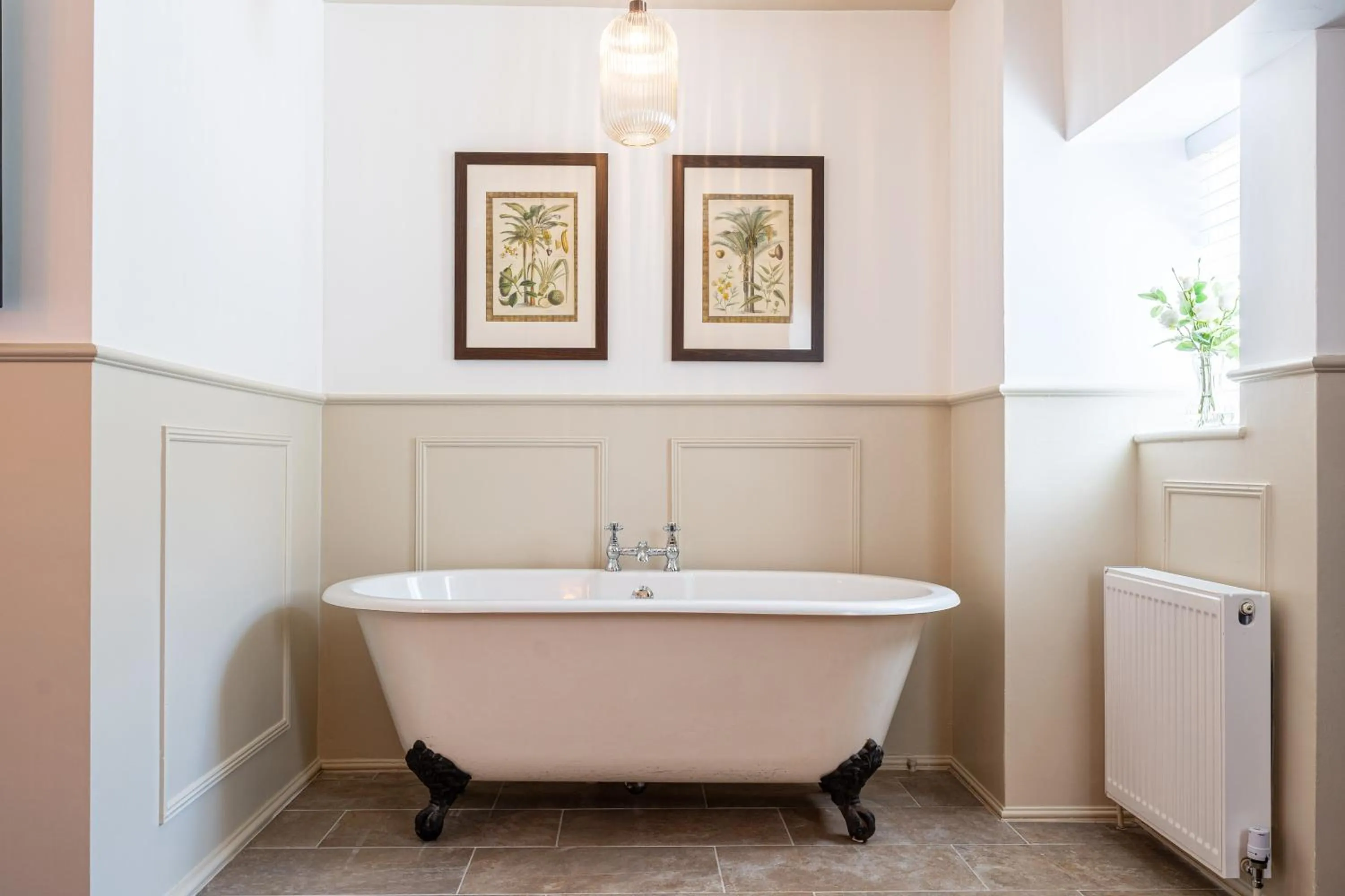 Bathroom in Woolpack Inn