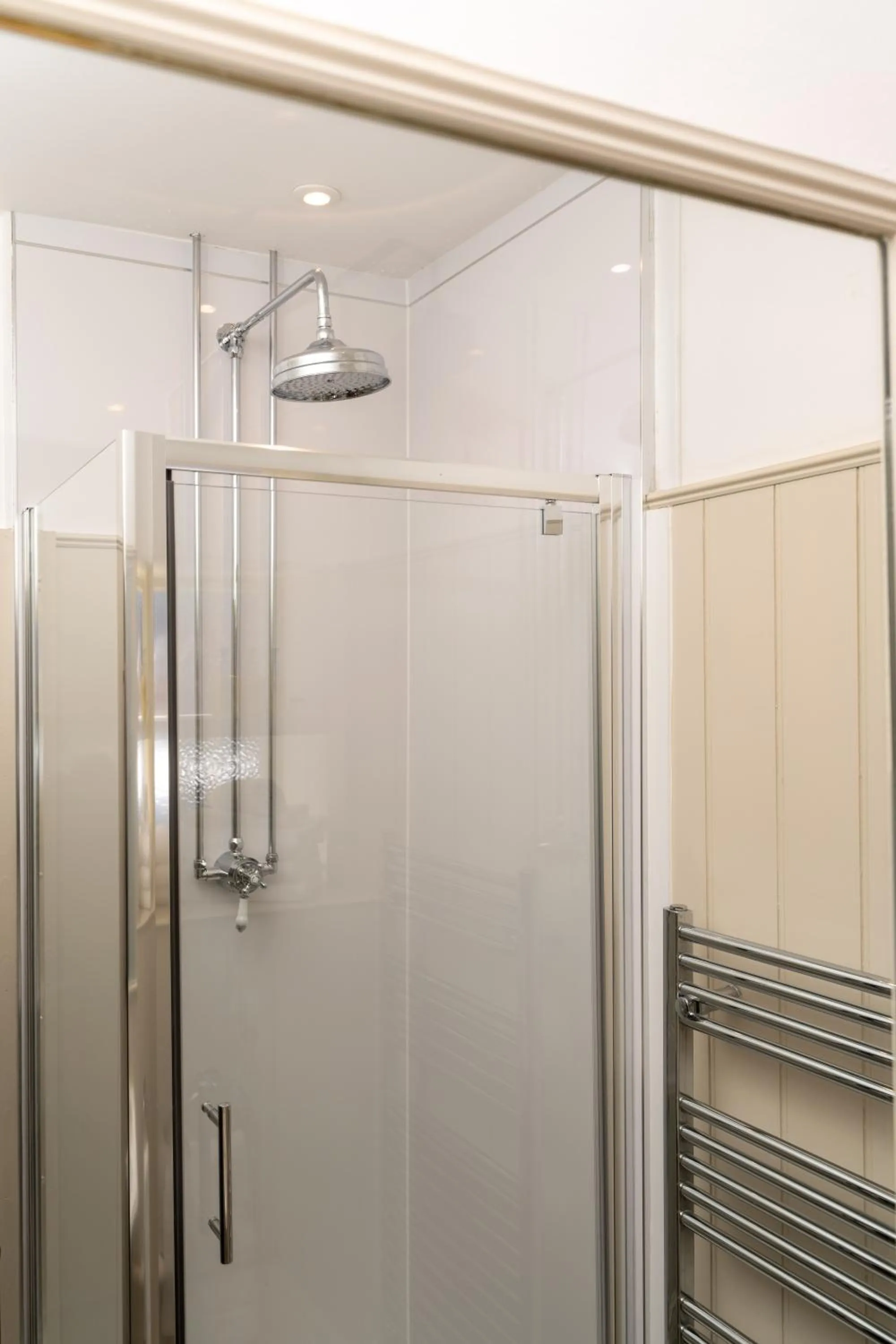 Bathroom in Woolpack Inn