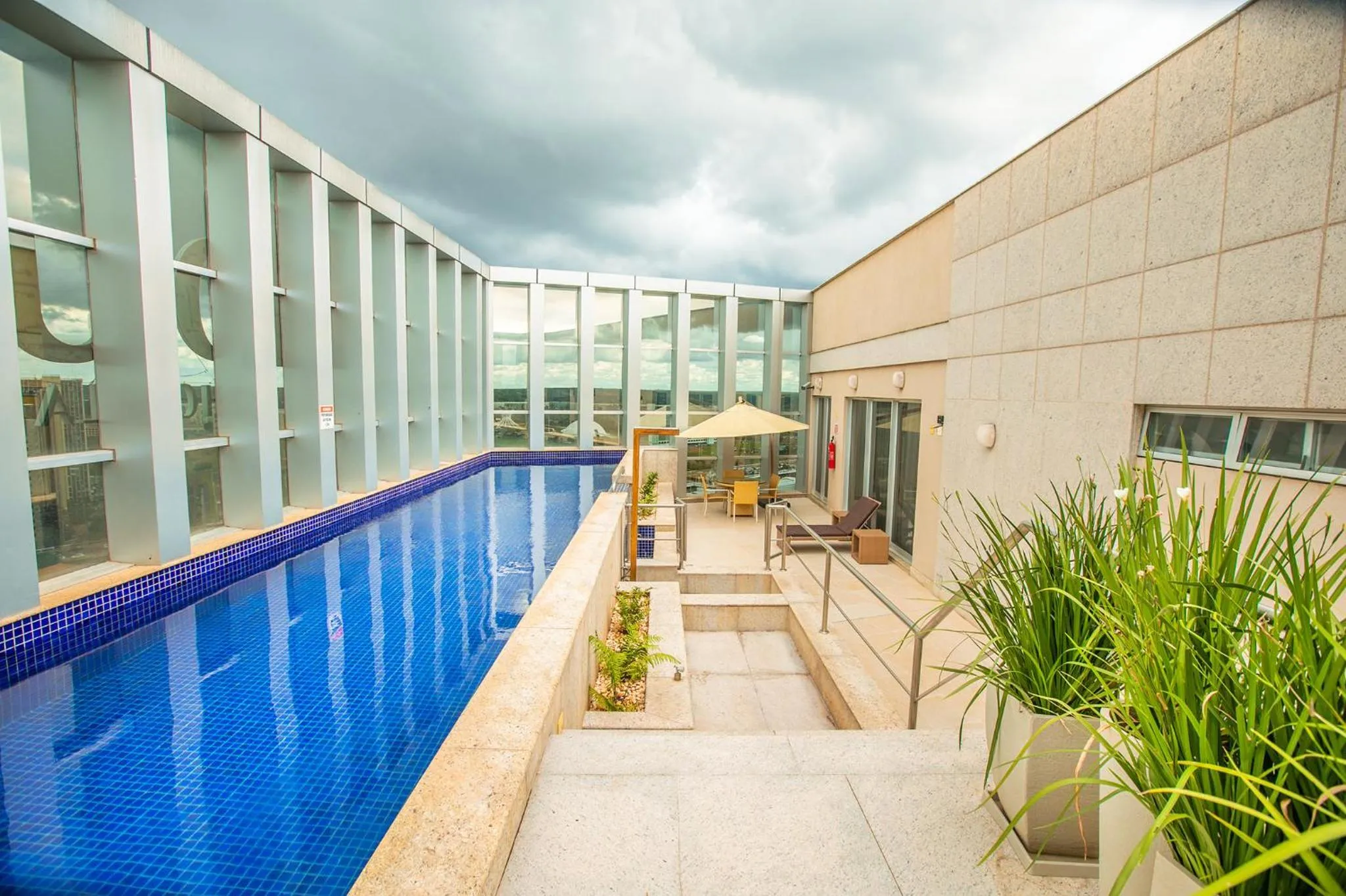 Swimming pool in Hplus Vision Executive