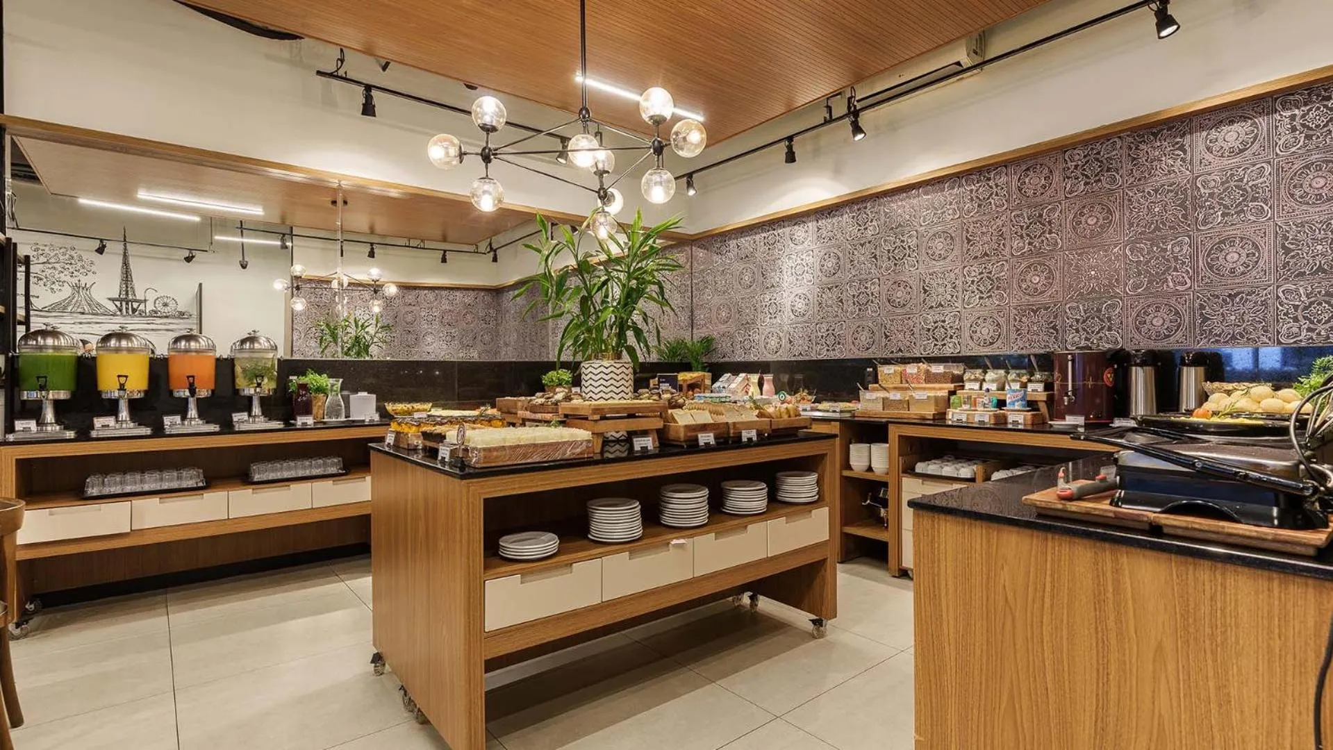 Buffet breakfast in Hplus Vision Executive