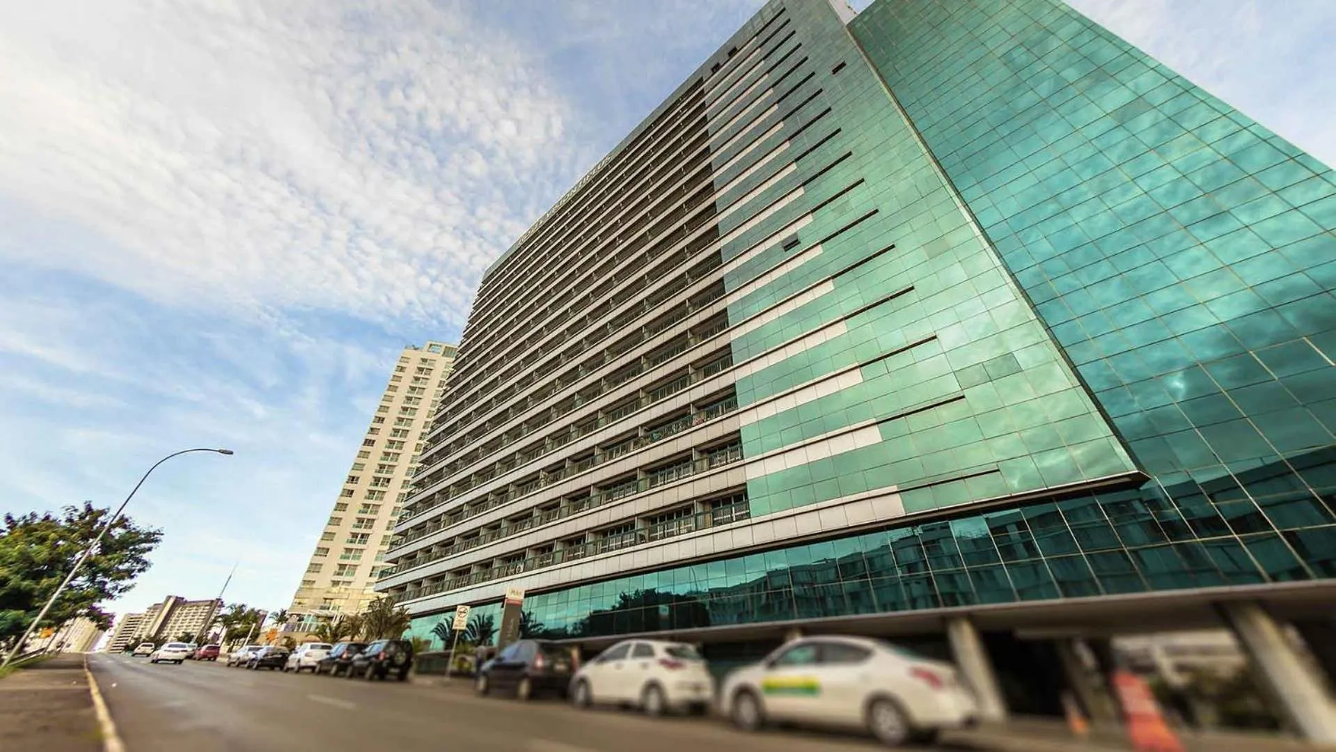 Street view in Hplus Vision Executive