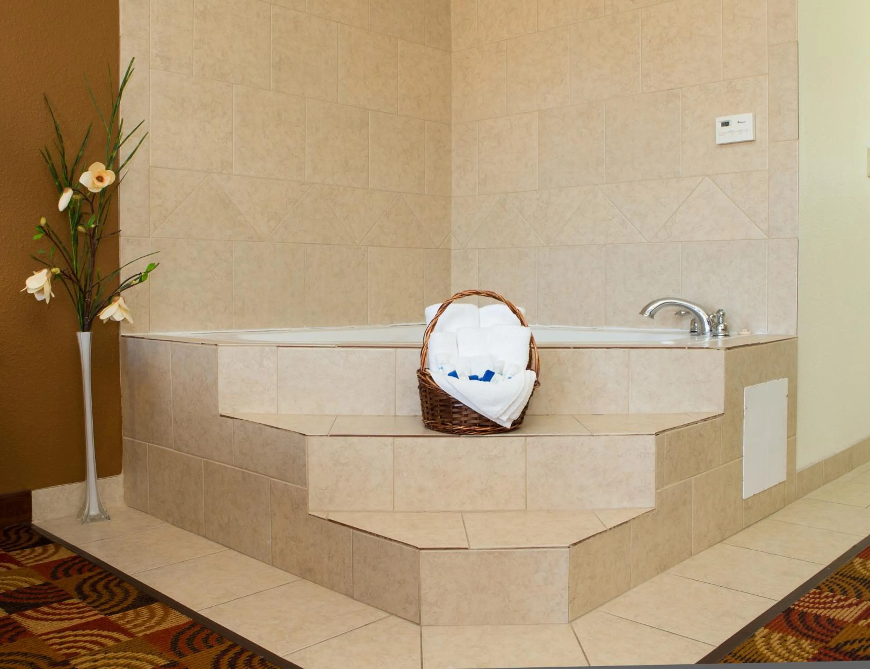 Hot Tub in Sands Inn & Suites