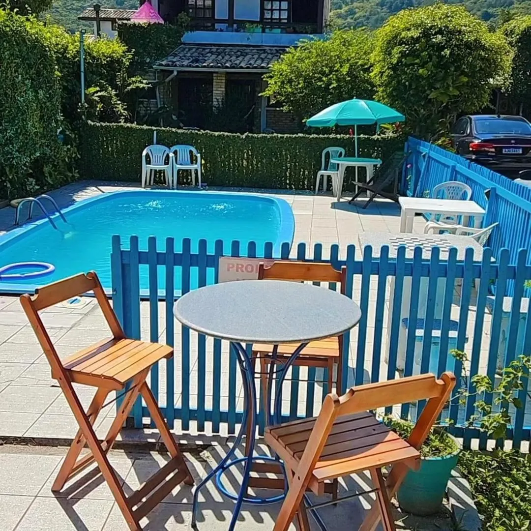 Swimming pool in Pousada Marujo