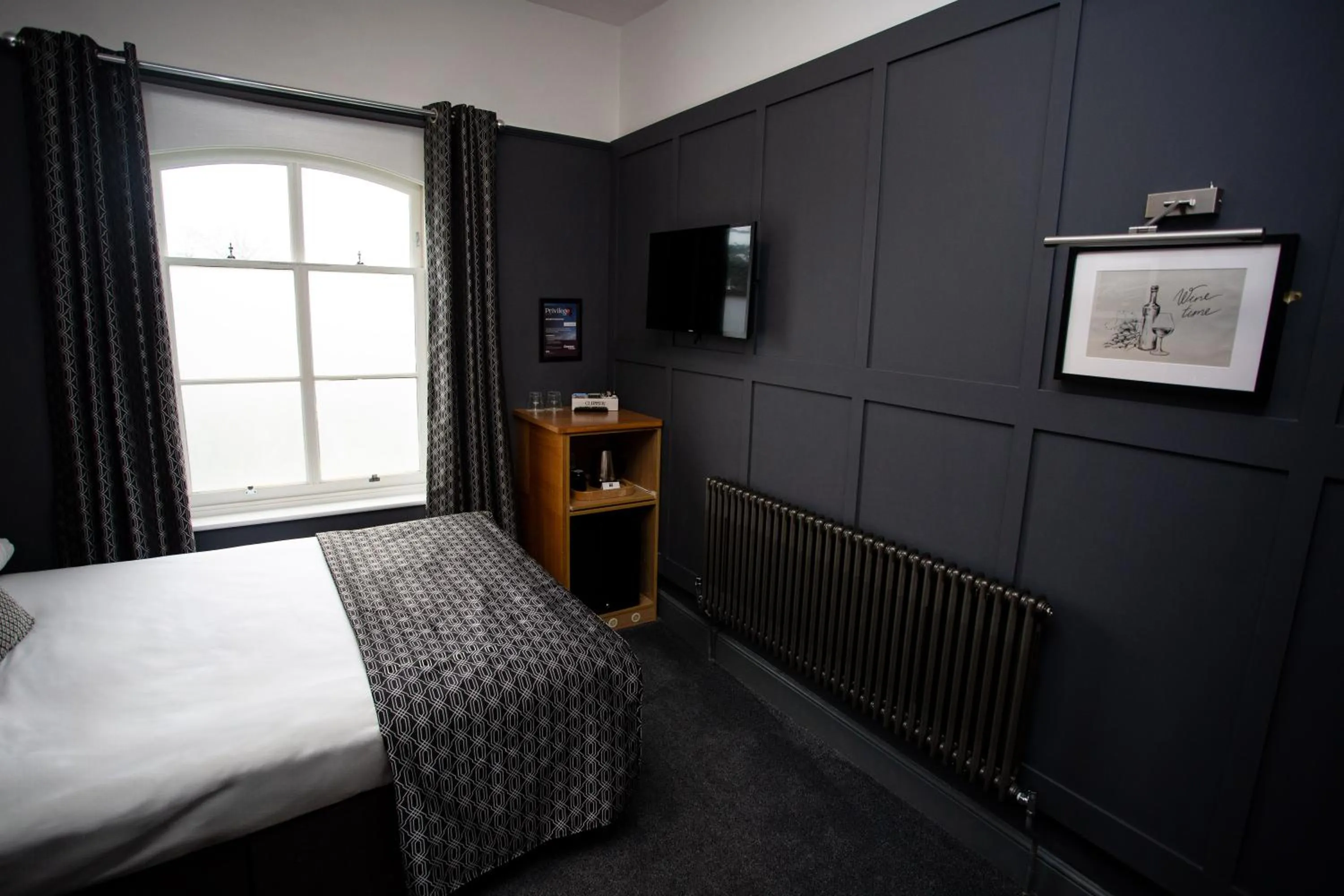 Bedroom, Bed in The Corner House Hotel