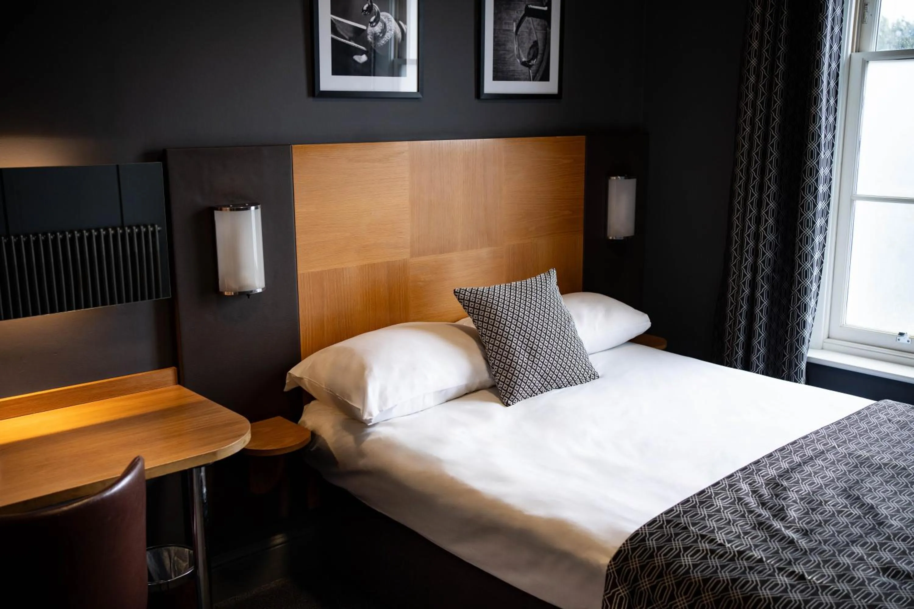 Bed in The Corner House Hotel