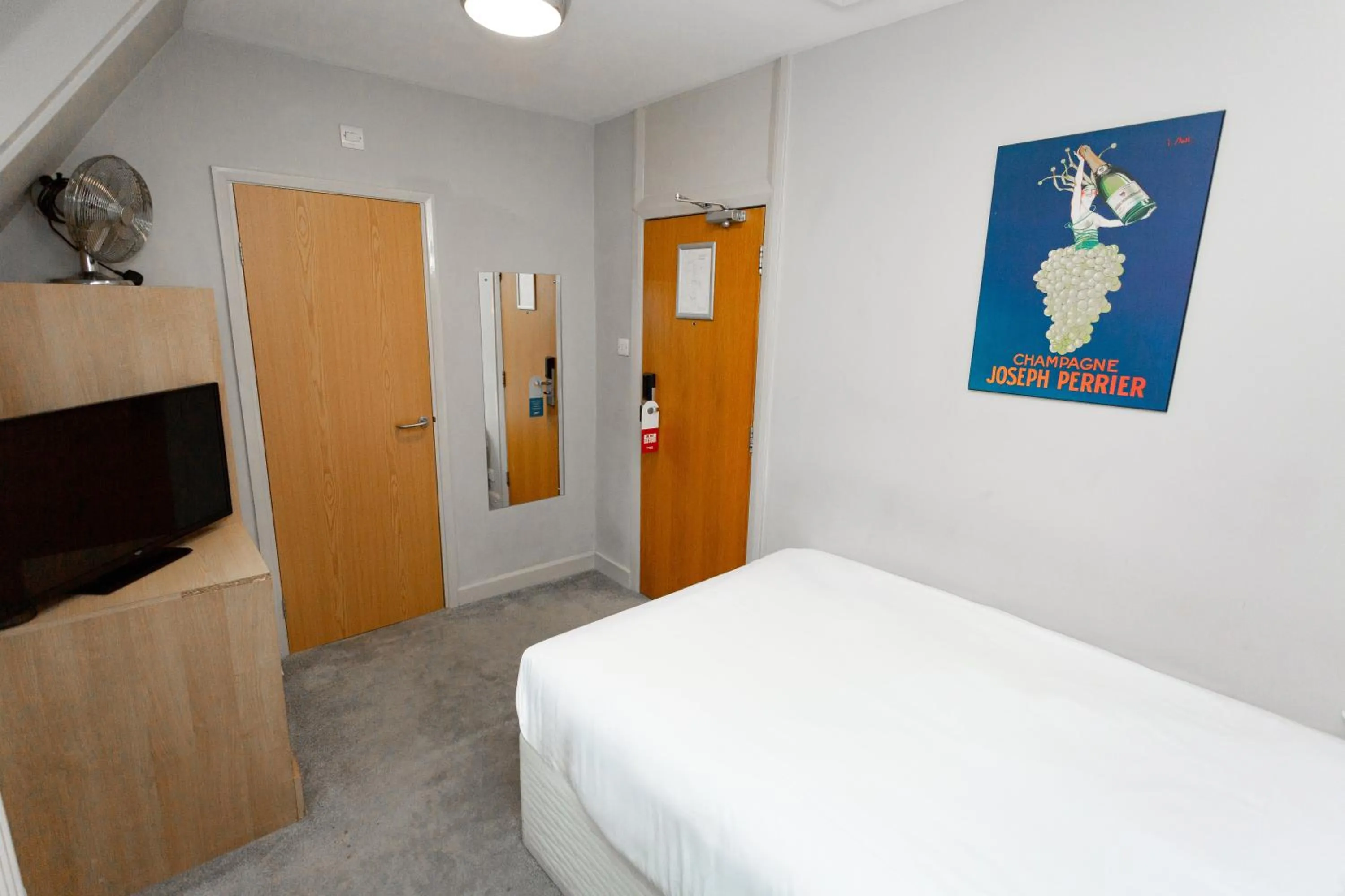 TV and multimedia, Bed in The Corner House Hotel