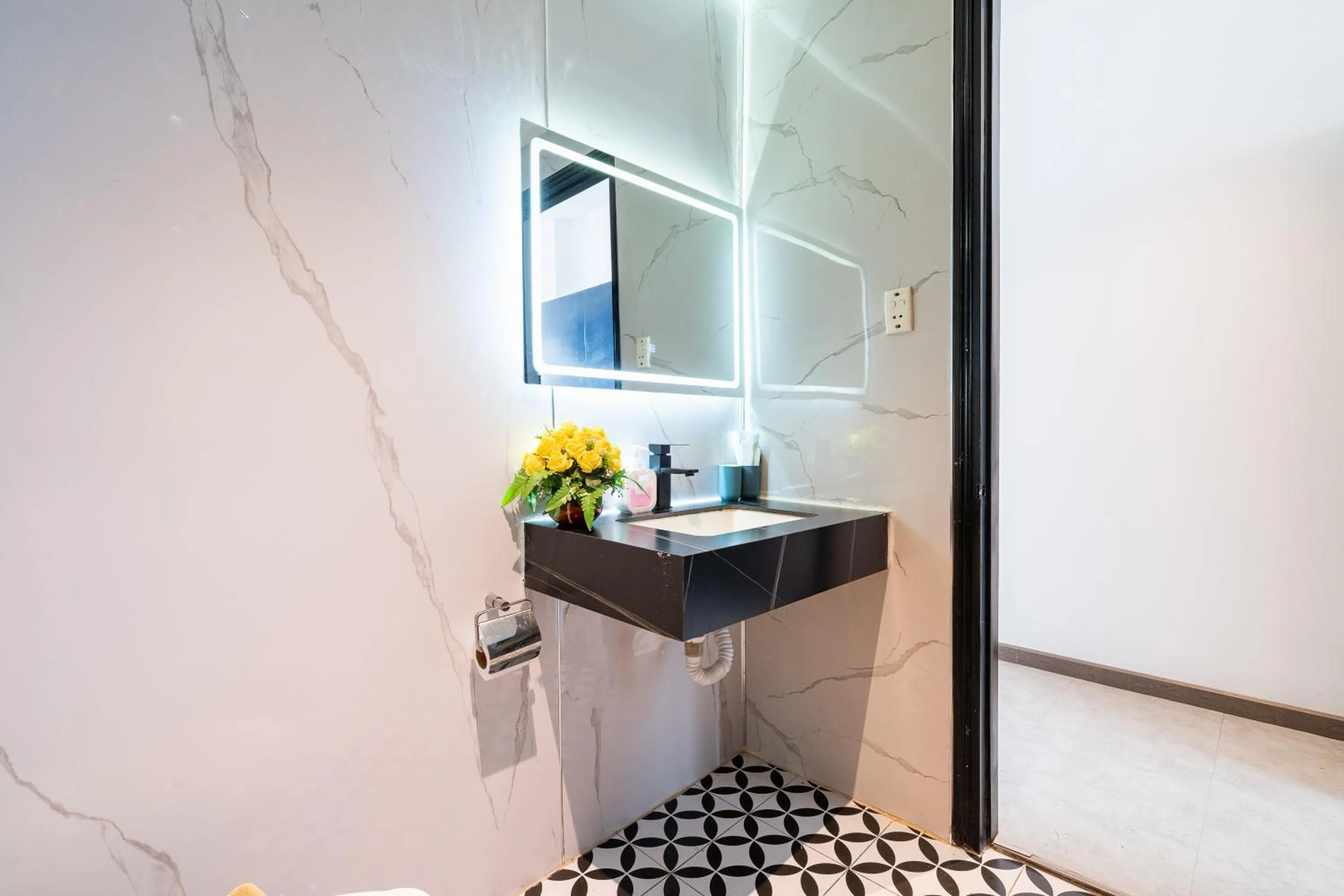 Bathroom in Nicecy Daily - Yersin Street