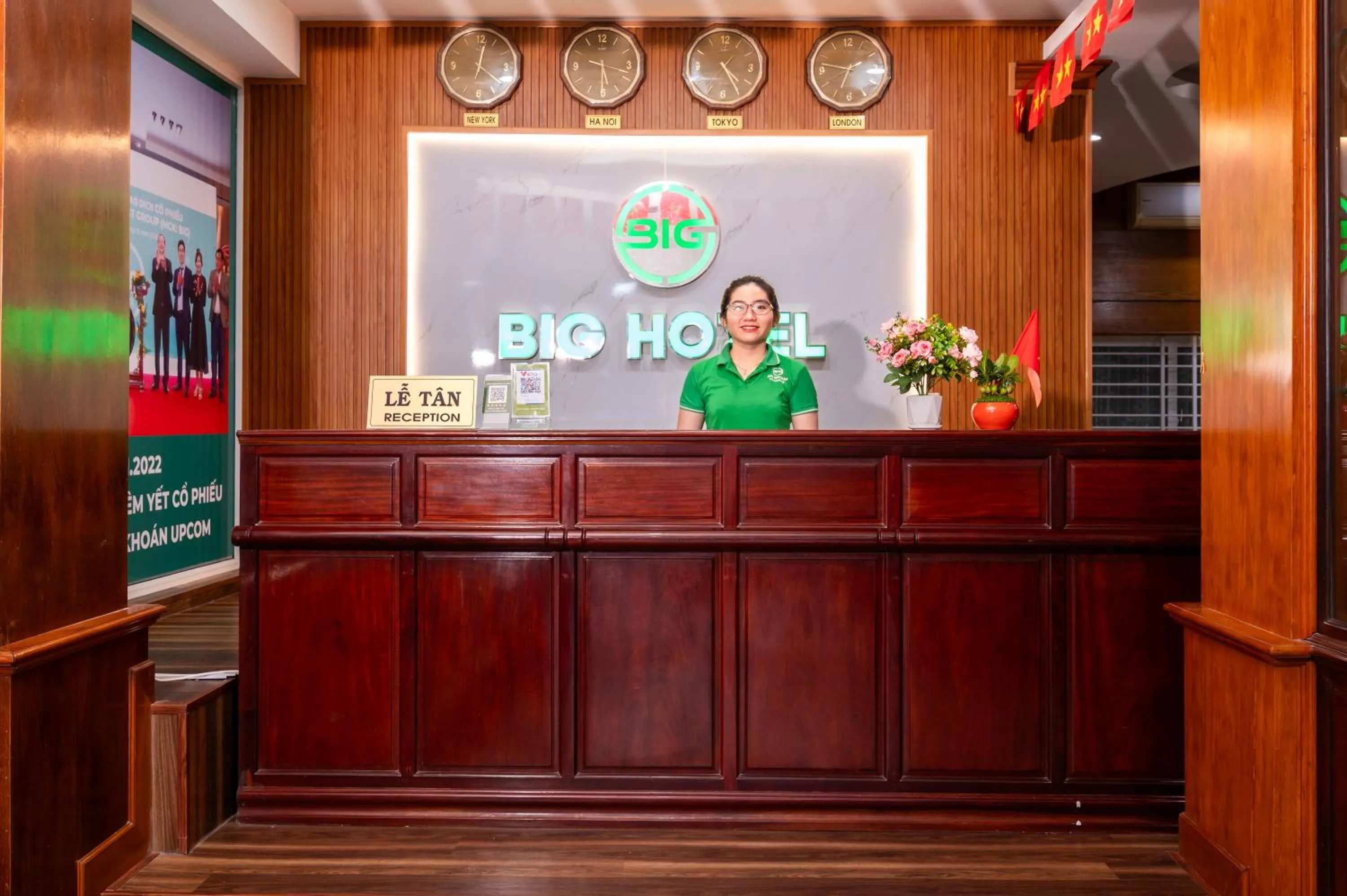 Staff in BIG Hotel Vung Tau - 5-Min Walking to Back Beach