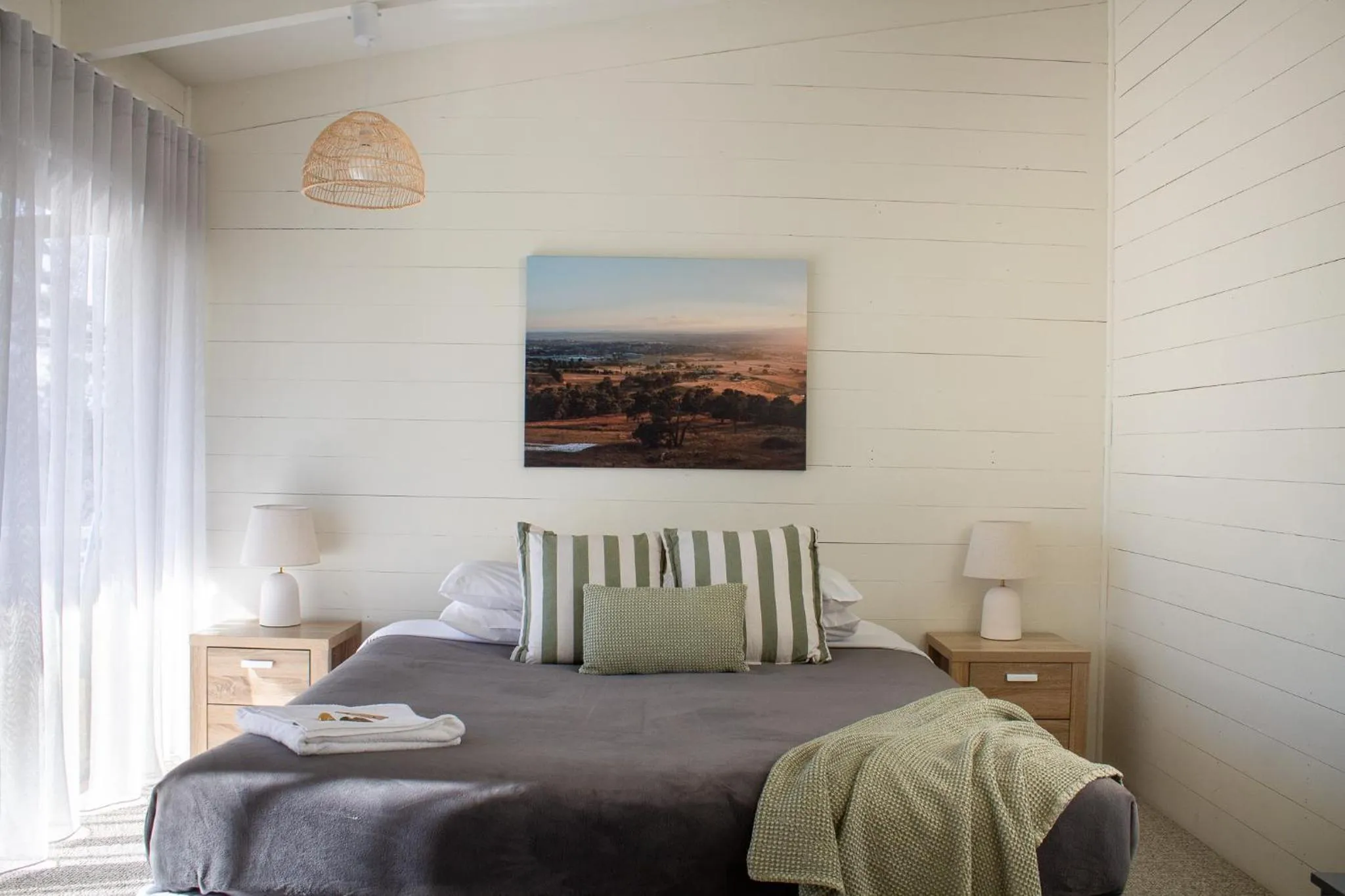 Bed in BATHURST GOLDFIELDS MOTEL at 428 CONROD STRAIGHT MOUNT PANORAMA