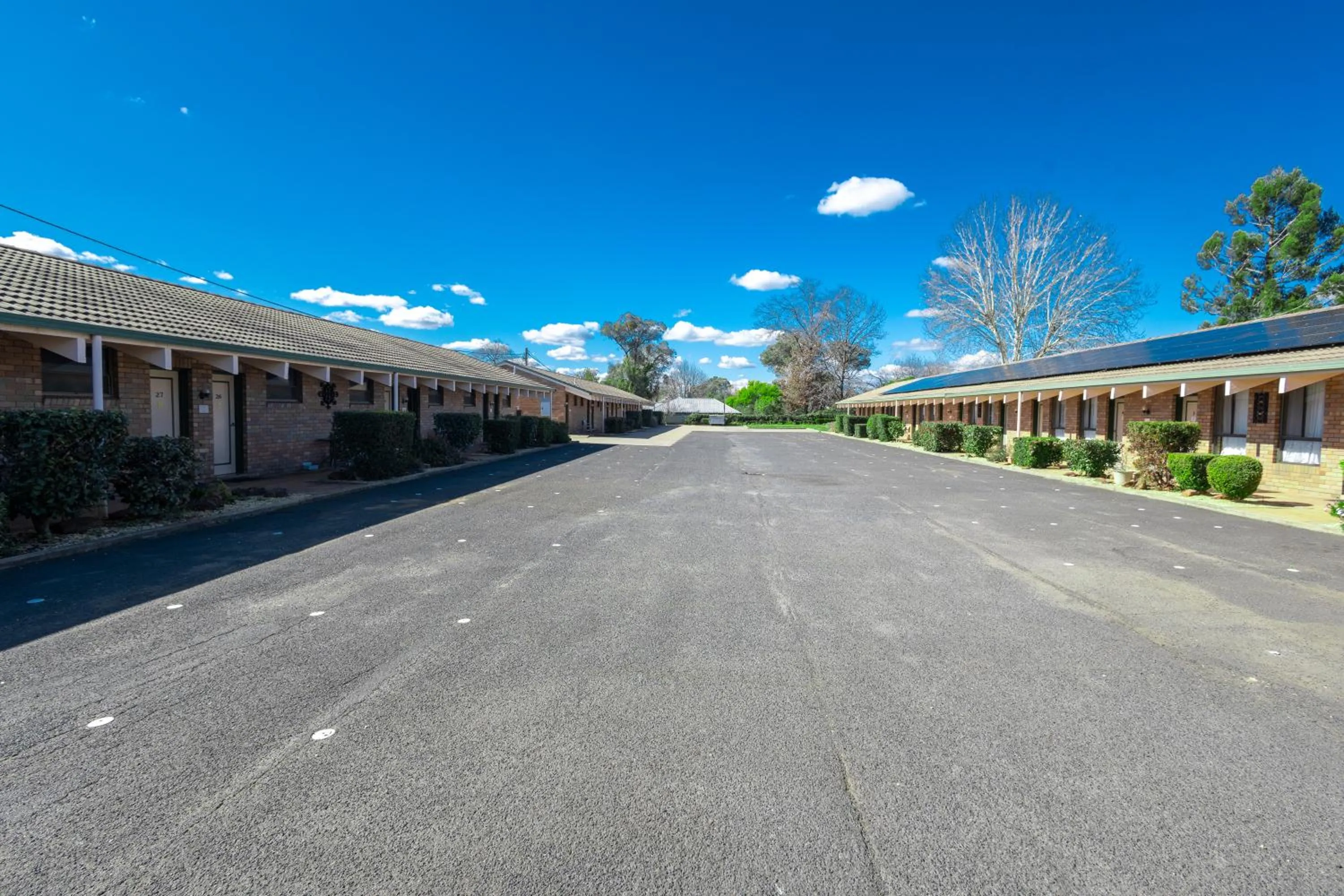 Property building in All Travellers Motor Inn